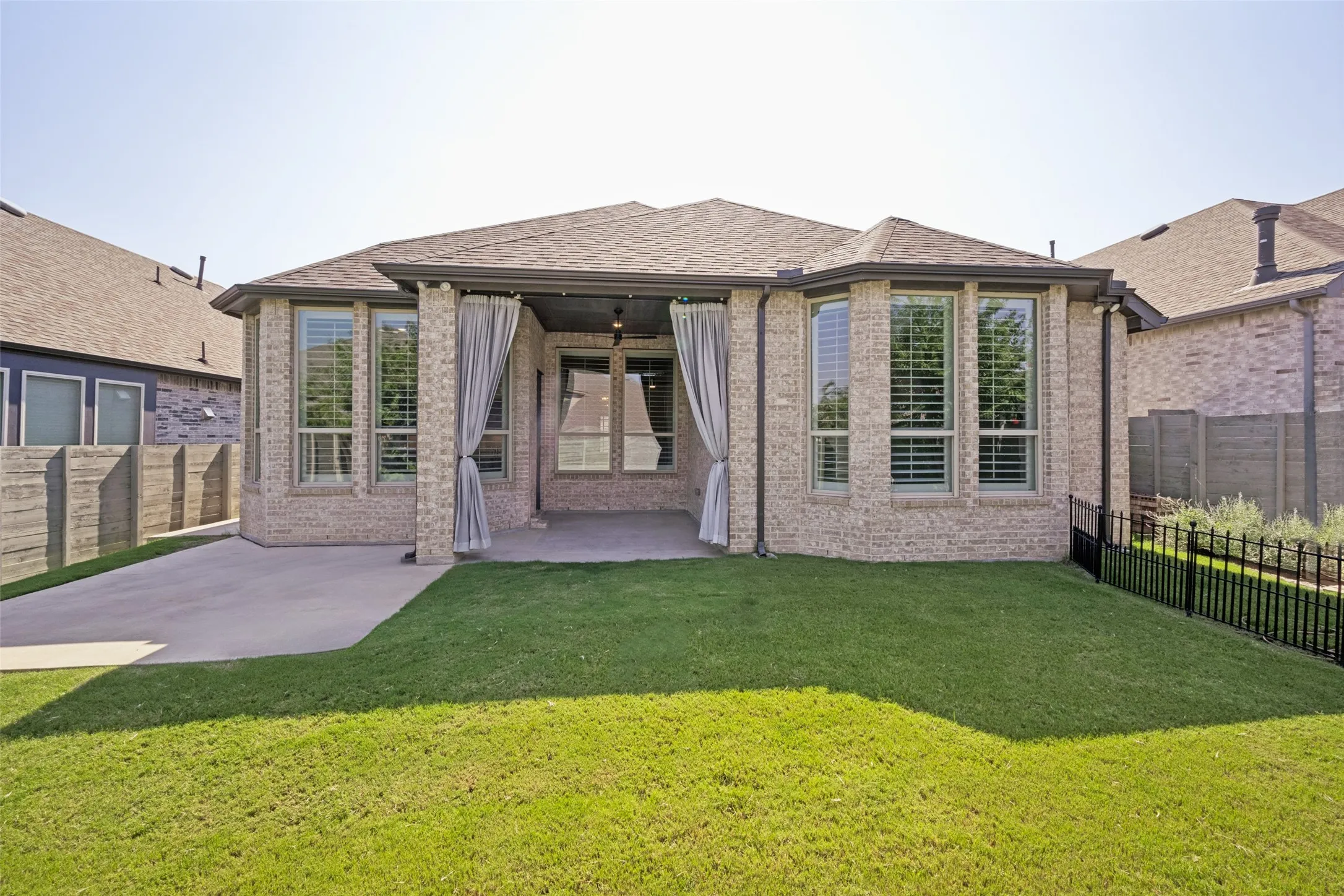 Single Family Residence For Rent in Denton County , 817 Nuthatch Court, Argyle, Texas 76226, 3 Bedroom, 3 Bathroom, 2 Garage spaces, 2,086 Sqft, built in 2020, mls#21376171, Real Estate Agent in Argyle, Homes For Rent in Denton county, Homes For Rent in Argyle, Realtor in Argyle Texas, Real Estate Brokerage Independent Realty Texas, Luminita Cordes Realtor