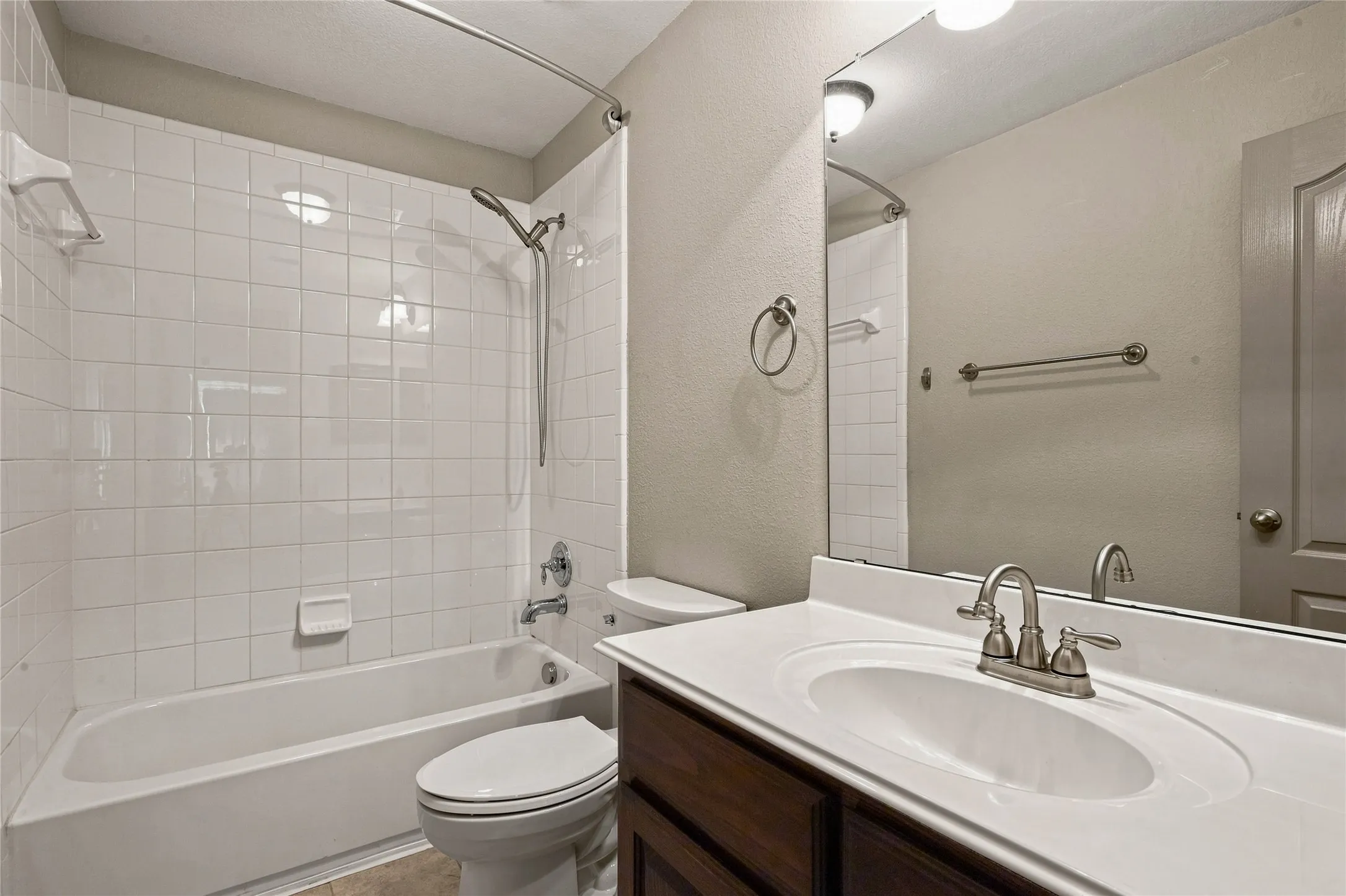 Single Family Residence For Sale in Denton County , 7943 Mc Kamy Drive, Frisco, Texas 75036, 3 Bedroom, 3 Bathroom, 2 Garage spaces, 2,996 Sqft, built in 2005, mls#21373146, Real Estate Agent in Frisco, Homes For Sale in Denton county, Homes For Sale in Frisco, Realtor in Frisco Texas, Real Estate Brokerage Independent Realty Texas, Luminita Cordes Realtor