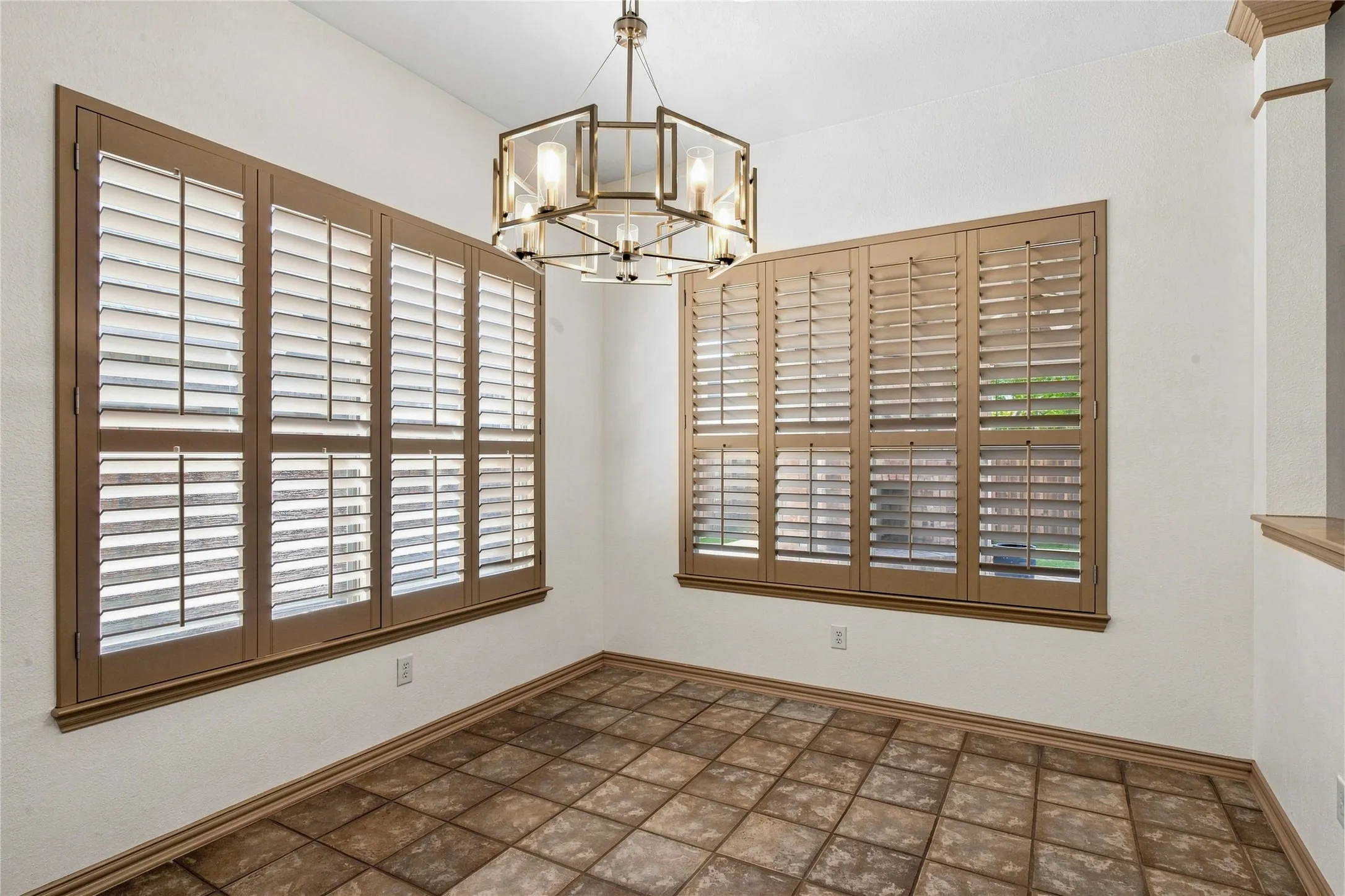 Single Family Residence For Sale in Denton County , 7943 Mc Kamy Drive, Frisco, Texas 75036, 3 Bedroom, 3 Bathroom, 2 Garage spaces, 2,996 Sqft, built in 2005, mls#21373146, Real Estate Agent in Frisco, Homes For Sale in Denton county, Homes For Sale in Frisco, Realtor in Frisco Texas, Real Estate Brokerage Independent Realty Texas, Luminita Cordes Realtor