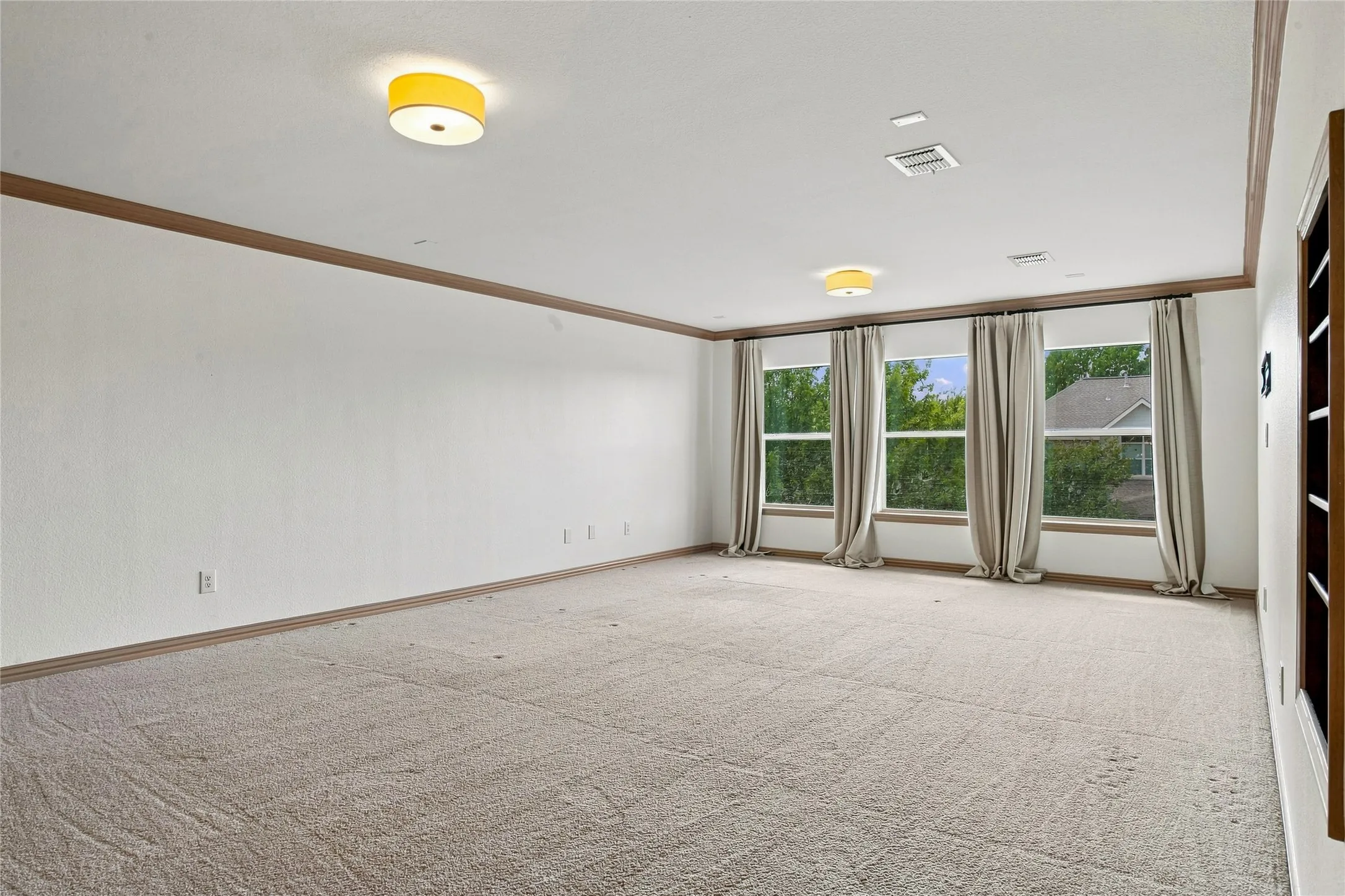 Single Family Residence For Sale in Denton County , 7943 Mc Kamy Drive, Frisco, Texas 75036, 3 Bedroom, 3 Bathroom, 2 Garage spaces, 2,996 Sqft, built in 2005, mls#21373146, Real Estate Agent in Frisco, Homes For Sale in Denton county, Homes For Sale in Frisco, Realtor in Frisco Texas, Real Estate Brokerage Independent Realty Texas, Luminita Cordes Realtor