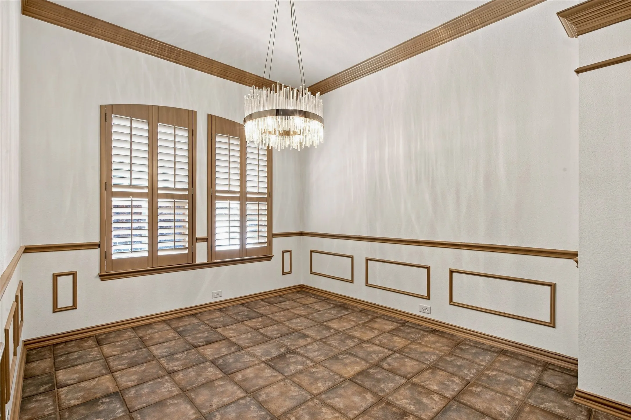 Single Family Residence For Sale in Denton County , 7943 Mc Kamy Drive, Frisco, Texas 75036, 3 Bedroom, 3 Bathroom, 2 Garage spaces, 2,996 Sqft, built in 2005, mls#21373146, Real Estate Agent in Frisco, Homes For Sale in Denton county, Homes For Sale in Frisco, Realtor in Frisco Texas, Real Estate Brokerage Independent Realty Texas, Luminita Cordes Realtor