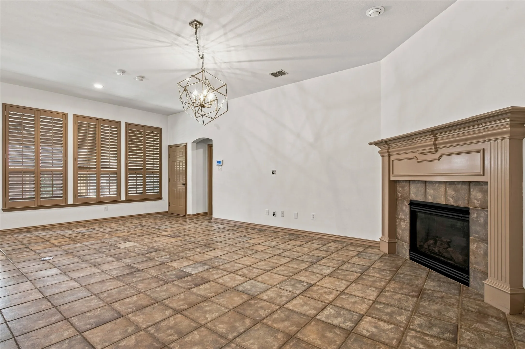 Single Family Residence For Sale in Denton County , 7943 Mc Kamy Drive, Frisco, Texas 75036, 3 Bedroom, 3 Bathroom, 2 Garage spaces, 2,996 Sqft, built in 2005, mls#21373146, Real Estate Agent in Frisco, Homes For Sale in Denton county, Homes For Sale in Frisco, Realtor in Frisco Texas, Real Estate Brokerage Independent Realty Texas, Luminita Cordes Realtor