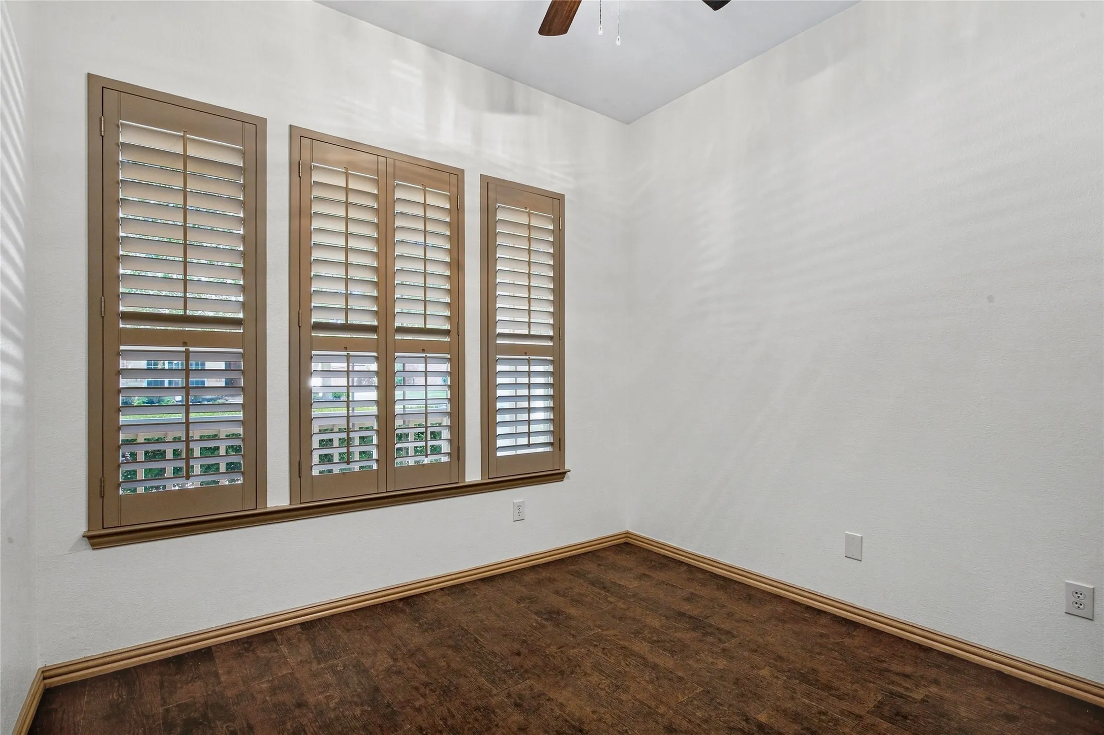 Single Family Residence For Sale in Denton County , 7943 Mc Kamy Drive, Frisco, Texas 75036, 3 Bedroom, 3 Bathroom, 2 Garage spaces, 2,996 Sqft, built in 2005, mls#21373146, Real Estate Agent in Frisco, Homes For Sale in Denton county, Homes For Sale in Frisco, Realtor in Frisco Texas, Real Estate Brokerage Independent Realty Texas, Luminita Cordes Realtor
