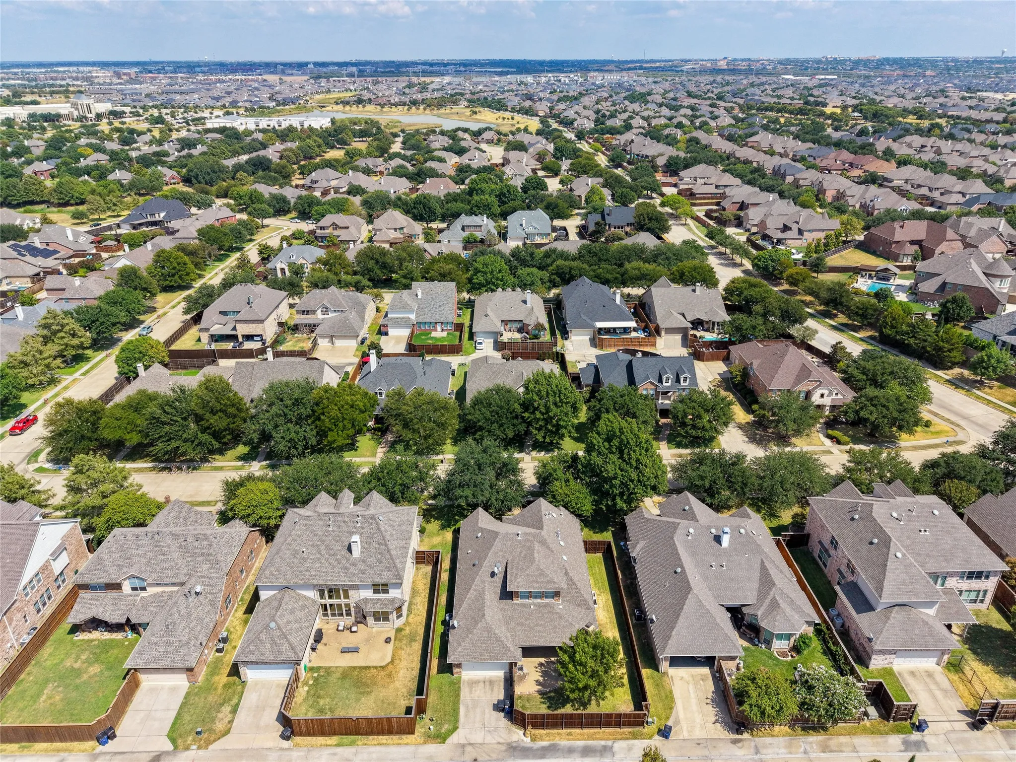 Single Family Residence For Sale in Denton County , 7943 Mc Kamy Drive, Frisco, Texas 75036, 3 Bedroom, 3 Bathroom, 2 Garage spaces, 2,996 Sqft, built in 2005, mls#21373146, Real Estate Agent in Frisco, Homes For Sale in Denton county, Homes For Sale in Frisco, Realtor in Frisco Texas, Real Estate Brokerage Independent Realty Texas, Luminita Cordes Realtor