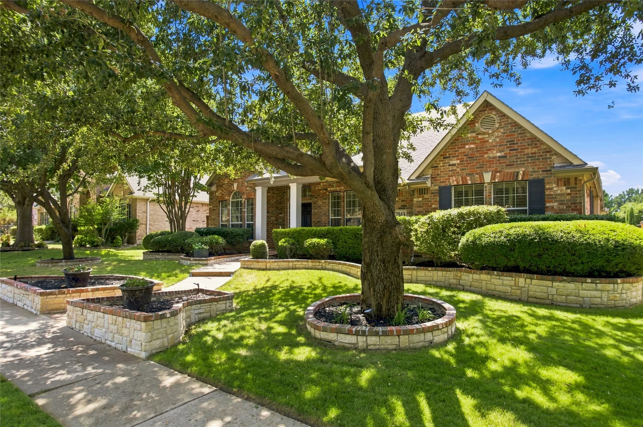 Single Family Residence For Sale in Denton County , 7943 Mc Kamy Drive, Frisco, Texas 75036, 3 Bedroom, 3 Bathroom, 2 Garage spaces, 2,996 Sqft, built in 2005, mls#21373146, Real Estate Agent in Frisco, Homes For Sale in Denton county, Homes For Sale in Frisco, Realtor in Frisco Texas, Real Estate Brokerage Independent Realty Texas, Luminita Cordes Realtor