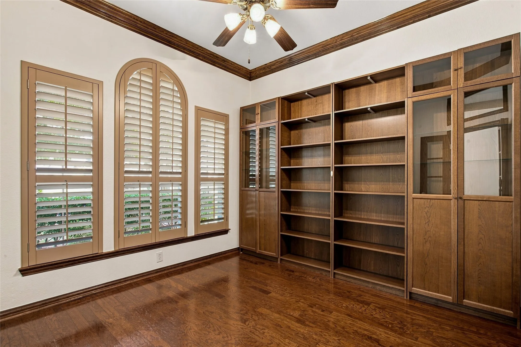 Single Family Residence For Sale in Denton County , 7943 Mc Kamy Drive, Frisco, Texas 75036, 3 Bedroom, 3 Bathroom, 2 Garage spaces, 2,996 Sqft, built in 2005, mls#21373146, Real Estate Agent in Frisco, Homes For Sale in Denton county, Homes For Sale in Frisco, Realtor in Frisco Texas, Real Estate Brokerage Independent Realty Texas, Luminita Cordes Realtor