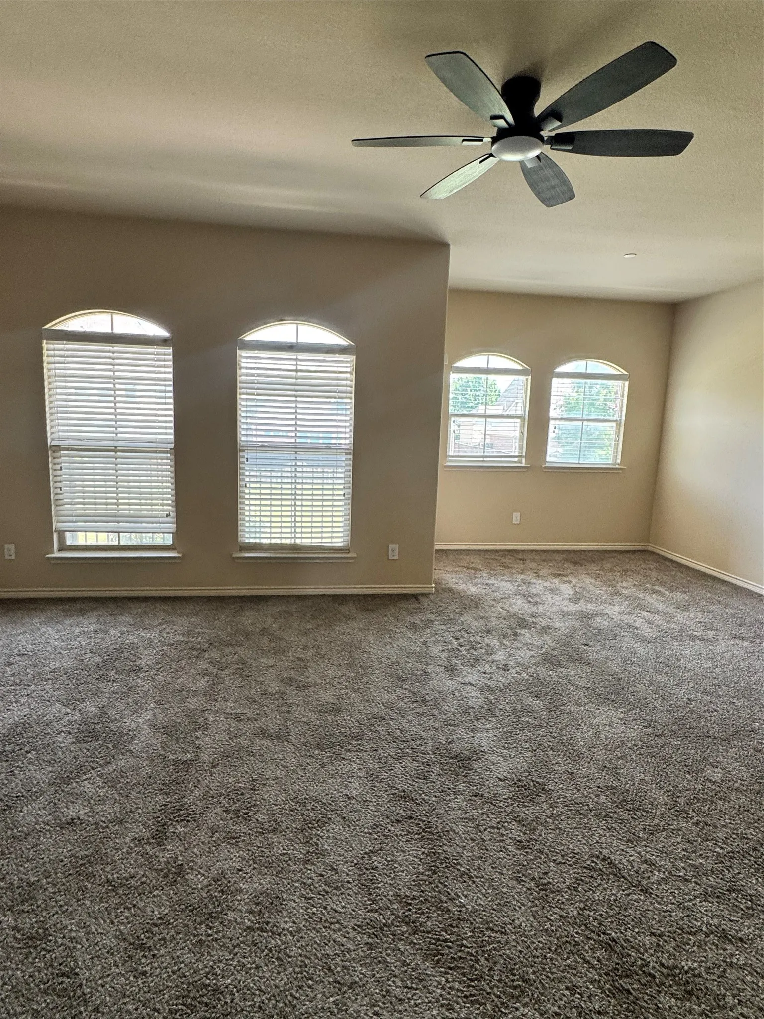 Townhouse For Rent in Denton County , 4249 Indian Run Drive, Carrollton, Texas 75010, 3 Bedroom, 3 Bathroom, 2 Garage spaces, 2,246 Sqft, built in 2012, mls#21376186, Real Estate Agent in Carrollton, Homes For Rent in Denton county, Homes For Rent in Carrollton, Realtor in Carrollton Texas, Real Estate Brokerage Independent Realty Texas, Luminita Cordes Realtor