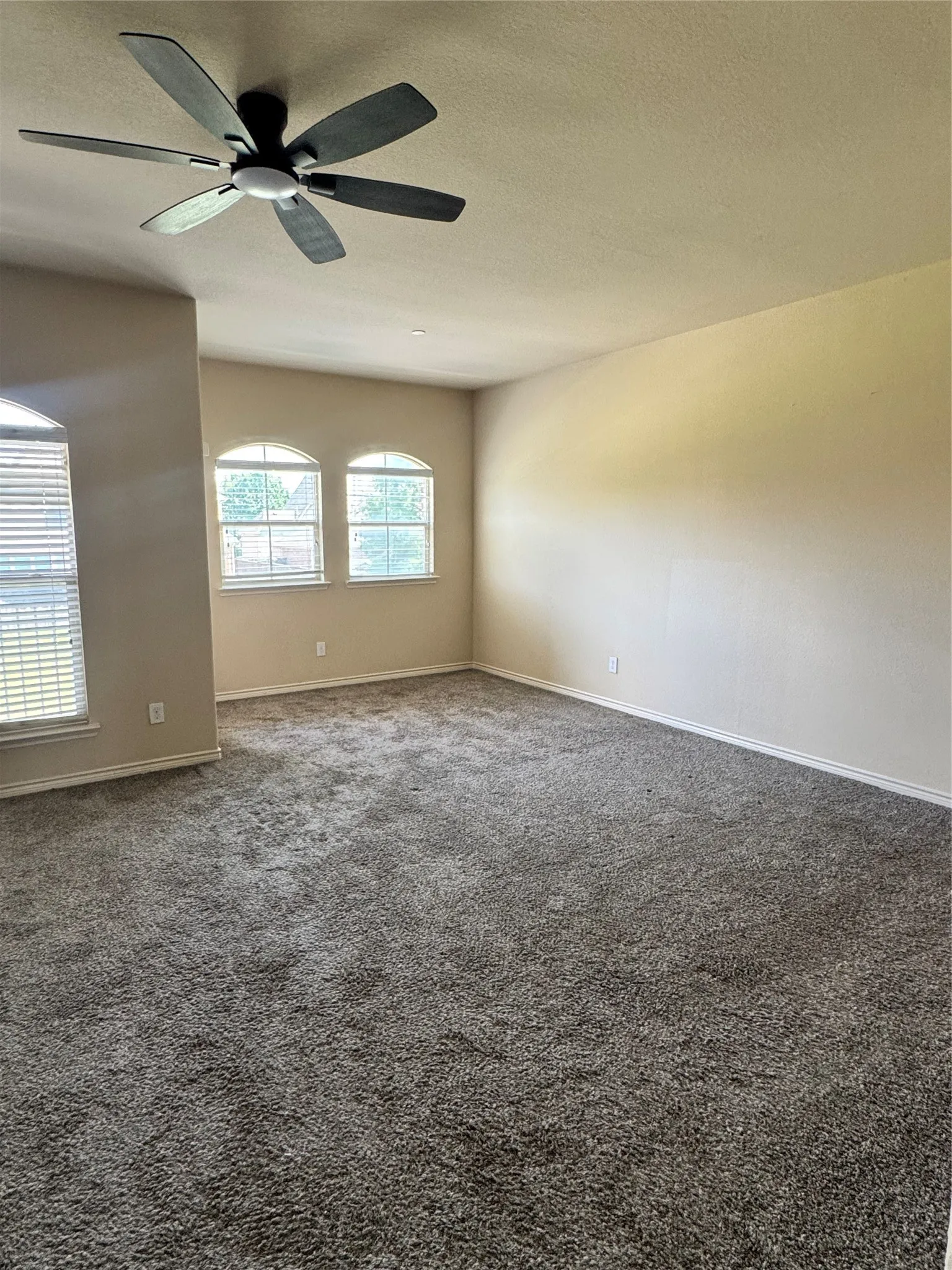 Townhouse For Rent in Denton County , 4249 Indian Run Drive, Carrollton, Texas 75010, 3 Bedroom, 3 Bathroom, 2 Garage spaces, 2,246 Sqft, built in 2012, mls#21376186, Real Estate Agent in Carrollton, Homes For Rent in Denton county, Homes For Rent in Carrollton, Realtor in Carrollton Texas, Real Estate Brokerage Independent Realty Texas, Luminita Cordes Realtor