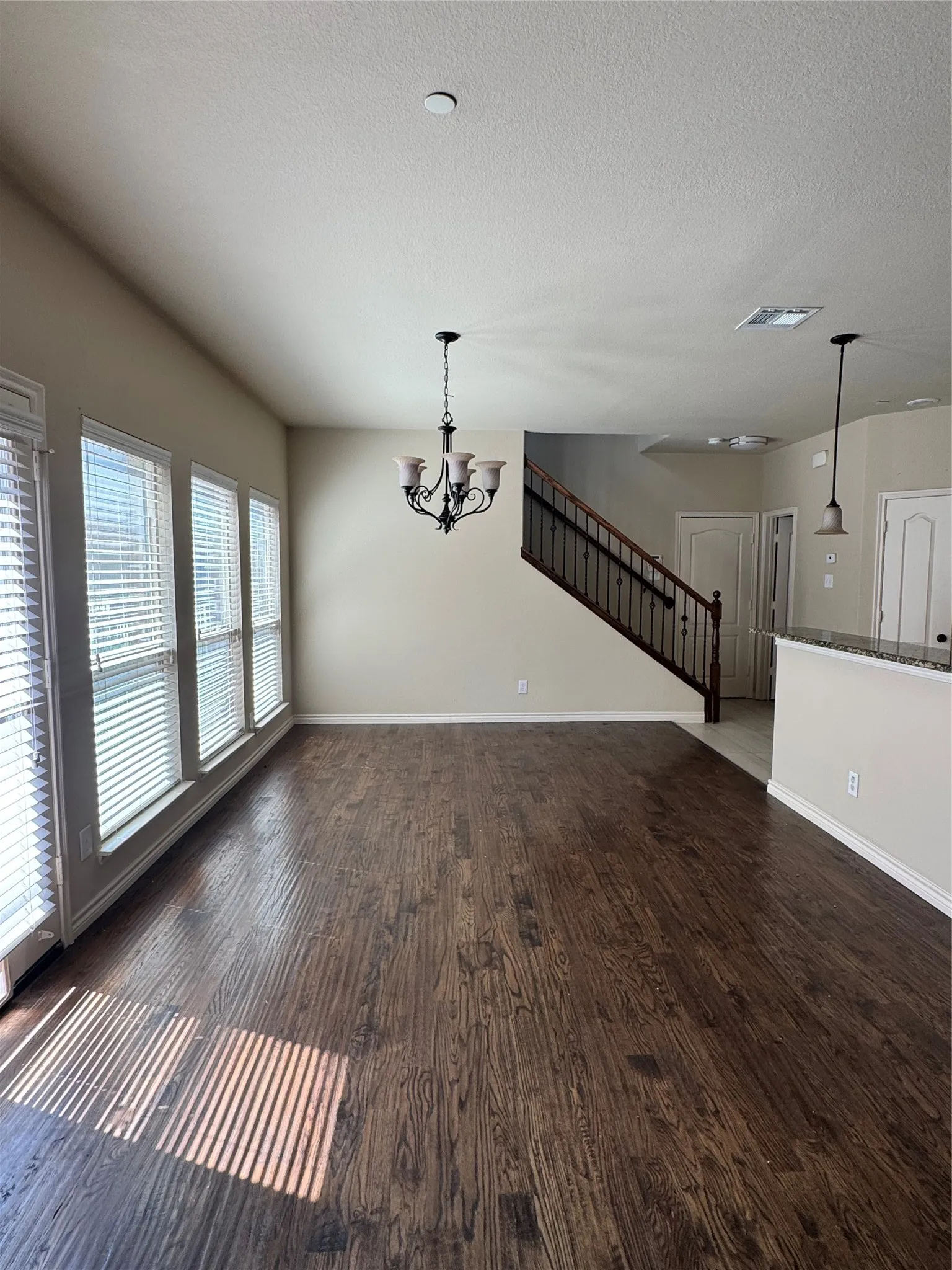 Townhouse For Rent in Denton County , 4249 Indian Run Drive, Carrollton, Texas 75010, 3 Bedroom, 3 Bathroom, 2 Garage spaces, 2,246 Sqft, built in 2012, mls#21376186, Real Estate Agent in Carrollton, Homes For Rent in Denton county, Homes For Rent in Carrollton, Realtor in Carrollton Texas, Real Estate Brokerage Independent Realty Texas, Luminita Cordes Realtor