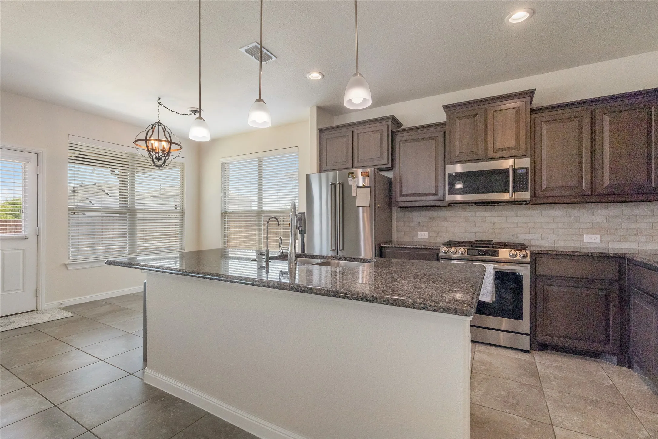 Single Family Residence For Rent in Tarrant County , 1108 Lakin Road, Fort Worth, Texas 76177, 3 Bedroom, 2 Bathroom, 2 Garage spaces, 1,695 Sqft, built in 2018, mls#21374256, Real Estate Agent in Fort Worth, Homes For Rent in Tarrant county, Homes For Rent in Fort Worth, Realtor in Fort Worth Texas, Real Estate Brokerage Independent Realty Texas, Luminita Cordes Realtor