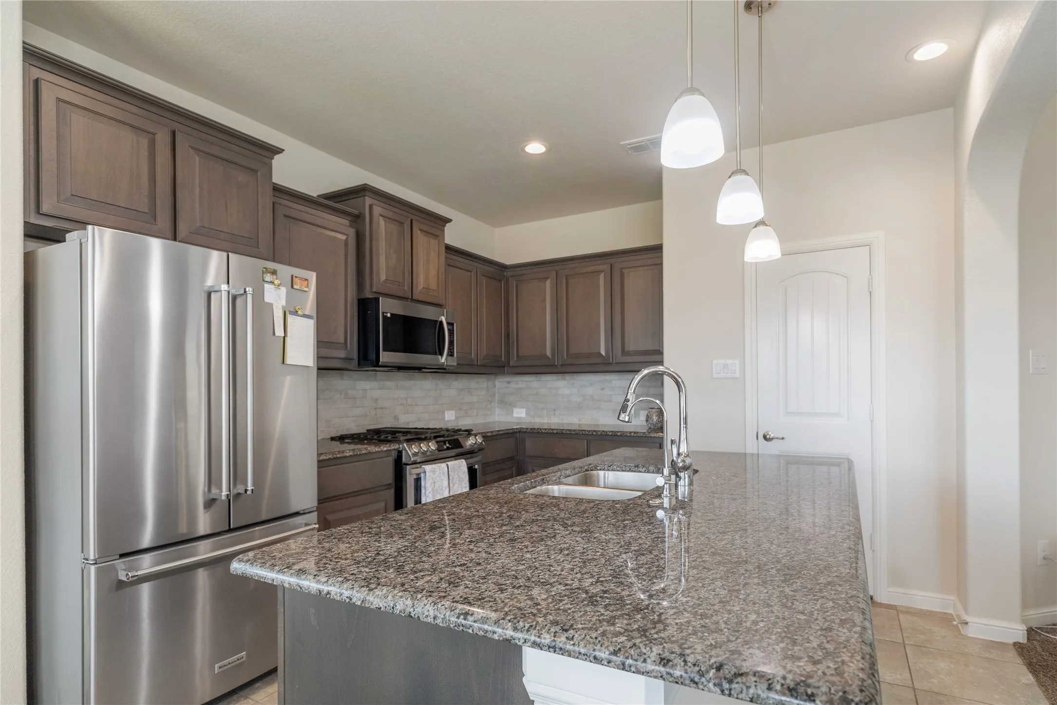 Single Family Residence For Rent in Tarrant County , 1108 Lakin Road, Fort Worth, Texas 76177, 3 Bedroom, 2 Bathroom, 2 Garage spaces, 1,695 Sqft, built in 2018, mls#21374256, Real Estate Agent in Fort Worth, Homes For Rent in Tarrant county, Homes For Rent in Fort Worth, Realtor in Fort Worth Texas, Real Estate Brokerage Independent Realty Texas, Luminita Cordes Realtor