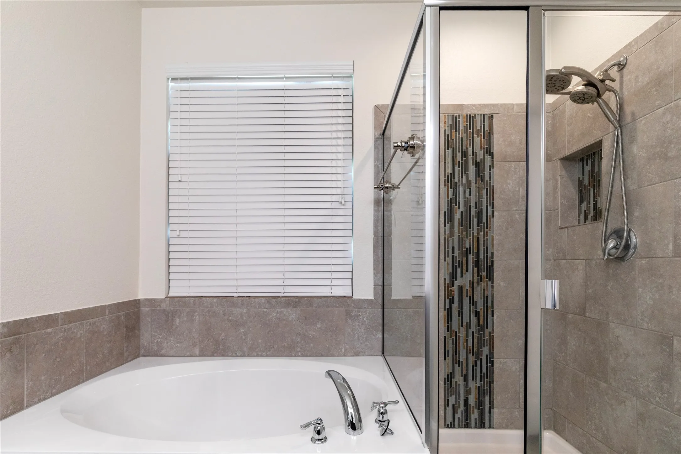 Single Family Residence For Rent in Tarrant County , 1108 Lakin Road, Fort Worth, Texas 76177, 3 Bedroom, 2 Bathroom, 2 Garage spaces, 1,695 Sqft, built in 2018, mls#21374256, Real Estate Agent in Fort Worth, Homes For Rent in Tarrant county, Homes For Rent in Fort Worth, Realtor in Fort Worth Texas, Real Estate Brokerage Independent Realty Texas, Luminita Cordes Realtor