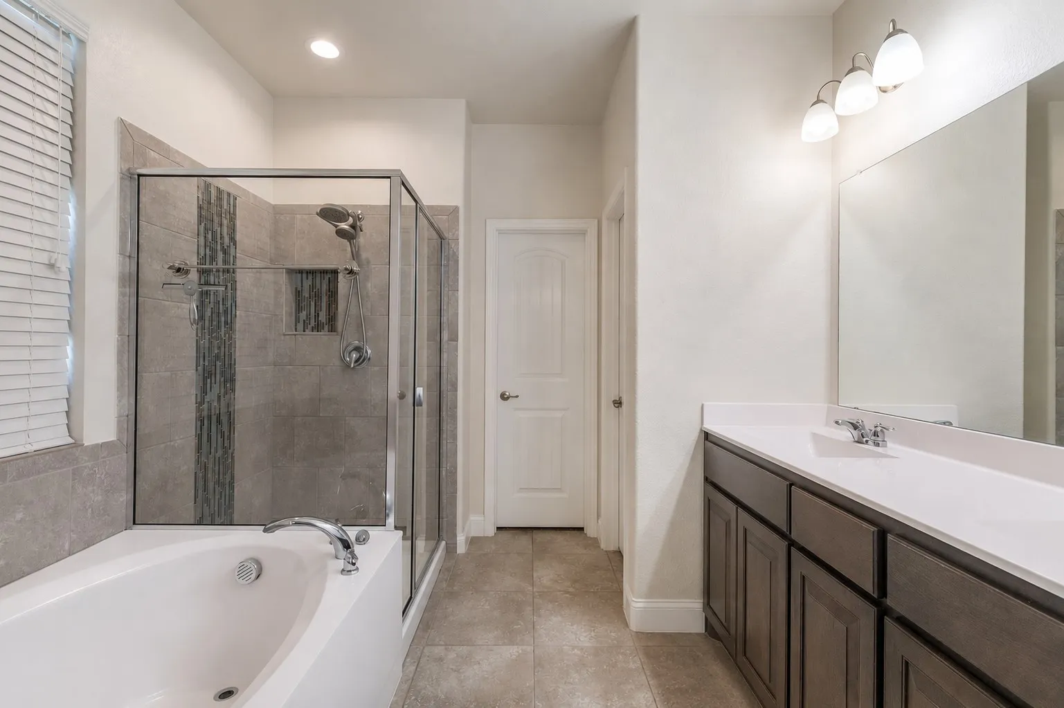 Single Family Residence For Rent in Tarrant County , 1108 Lakin Road, Fort Worth, Texas 76177, 3 Bedroom, 2 Bathroom, 2 Garage spaces, 1,695 Sqft, built in 2018, mls#21374256, Real Estate Agent in Fort Worth, Homes For Rent in Tarrant county, Homes For Rent in Fort Worth, Realtor in Fort Worth Texas, Real Estate Brokerage Independent Realty Texas, Luminita Cordes Realtor