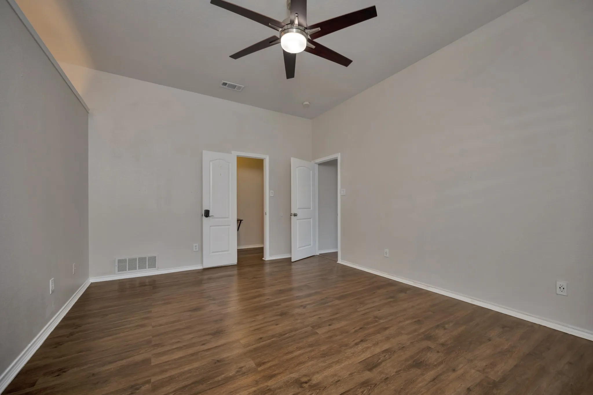 Single Family Residence For Sale in Tarrant County , 4220 Maryanne Place, Haltom City, Texas 76137, 3 Bedroom, 2 Bathroom, 2 Garage spaces, 1,714 Sqft, built in 1993, mls#21372171, Real Estate Agent in Haltom City, Homes For Sale in Tarrant county, Homes For Sale in Haltom City, Realtor in Haltom City Texas, Real Estate Brokerage Independent Realty Texas, Luminita Cordes Realtor