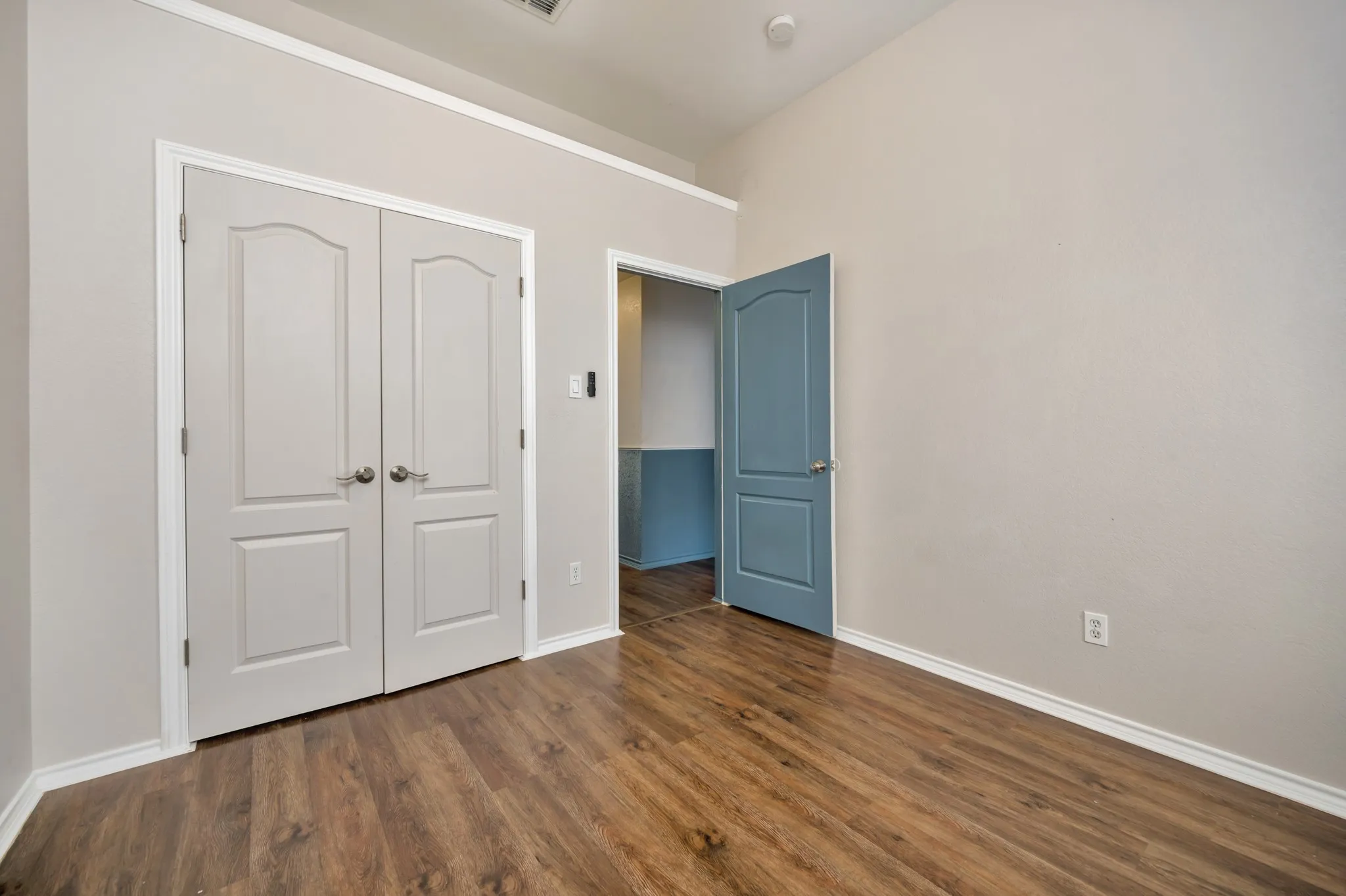 Single Family Residence For Sale in Tarrant County , 4220 Maryanne Place, Haltom City, Texas 76137, 3 Bedroom, 2 Bathroom, 2 Garage spaces, 1,714 Sqft, built in 1993, mls#21372171, Real Estate Agent in Haltom City, Homes For Sale in Tarrant county, Homes For Sale in Haltom City, Realtor in Haltom City Texas, Real Estate Brokerage Independent Realty Texas, Luminita Cordes Realtor