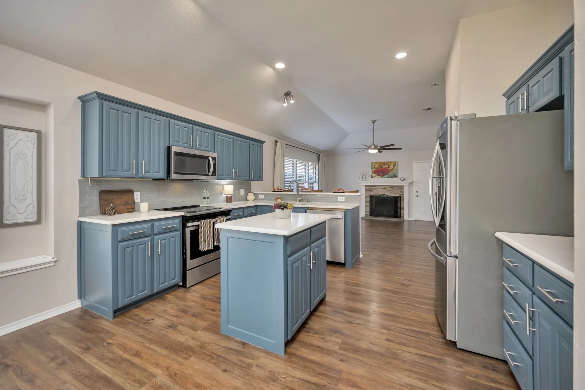 Single Family Residence For Sale in Tarrant County , 4220 Maryanne Place, Haltom City, Texas 76137, 3 Bedroom, 2 Bathroom, 2 Garage spaces, 1,714 Sqft, built in 1993, mls#21372171, Real Estate Agent in Haltom City, Homes For Sale in Tarrant county, Homes For Sale in Haltom City, Realtor in Haltom City Texas, Real Estate Brokerage Independent Realty Texas, Luminita Cordes Realtor