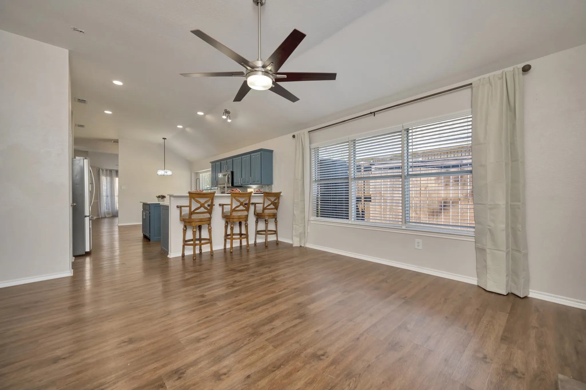 Single Family Residence For Sale in Tarrant County , 4220 Maryanne Place, Haltom City, Texas 76137, 3 Bedroom, 2 Bathroom, 2 Garage spaces, 1,714 Sqft, built in 1993, mls#21372171, Real Estate Agent in Haltom City, Homes For Sale in Tarrant county, Homes For Sale in Haltom City, Realtor in Haltom City Texas, Real Estate Brokerage Independent Realty Texas, Luminita Cordes Realtor