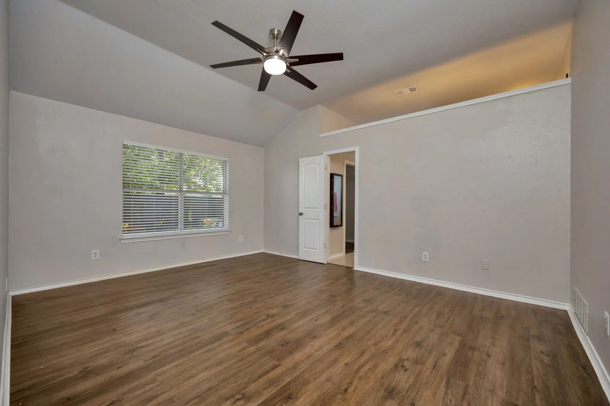 Single Family Residence For Sale in Tarrant County , 4220 Maryanne Place, Haltom City, Texas 76137, 3 Bedroom, 2 Bathroom, 2 Garage spaces, 1,714 Sqft, built in 1993, mls#21372171, Real Estate Agent in Haltom City, Homes For Sale in Tarrant county, Homes For Sale in Haltom City, Realtor in Haltom City Texas, Real Estate Brokerage Independent Realty Texas, Luminita Cordes Realtor