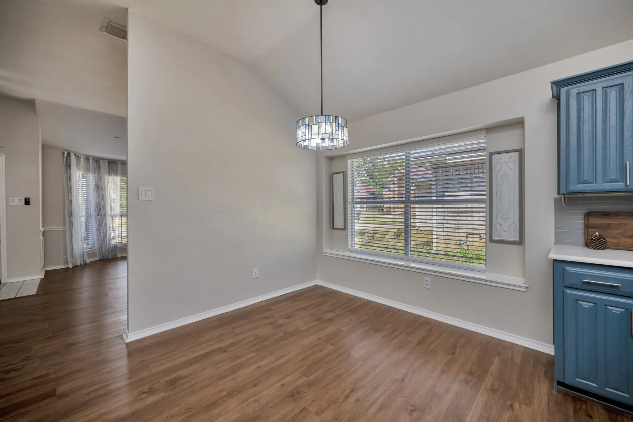 Single Family Residence For Sale in Tarrant County , 4220 Maryanne Place, Haltom City, Texas 76137, 3 Bedroom, 2 Bathroom, 2 Garage spaces, 1,714 Sqft, built in 1993, mls#21372171, Real Estate Agent in Haltom City, Homes For Sale in Tarrant county, Homes For Sale in Haltom City, Realtor in Haltom City Texas, Real Estate Brokerage Independent Realty Texas, Luminita Cordes Realtor