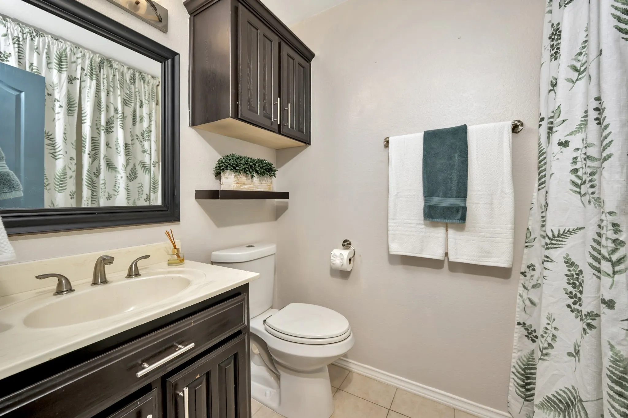 Single Family Residence For Sale in Tarrant County , 4220 Maryanne Place, Haltom City, Texas 76137, 3 Bedroom, 2 Bathroom, 2 Garage spaces, 1,714 Sqft, built in 1993, mls#21372171, Real Estate Agent in Haltom City, Homes For Sale in Tarrant county, Homes For Sale in Haltom City, Realtor in Haltom City Texas, Real Estate Brokerage Independent Realty Texas, Luminita Cordes Realtor