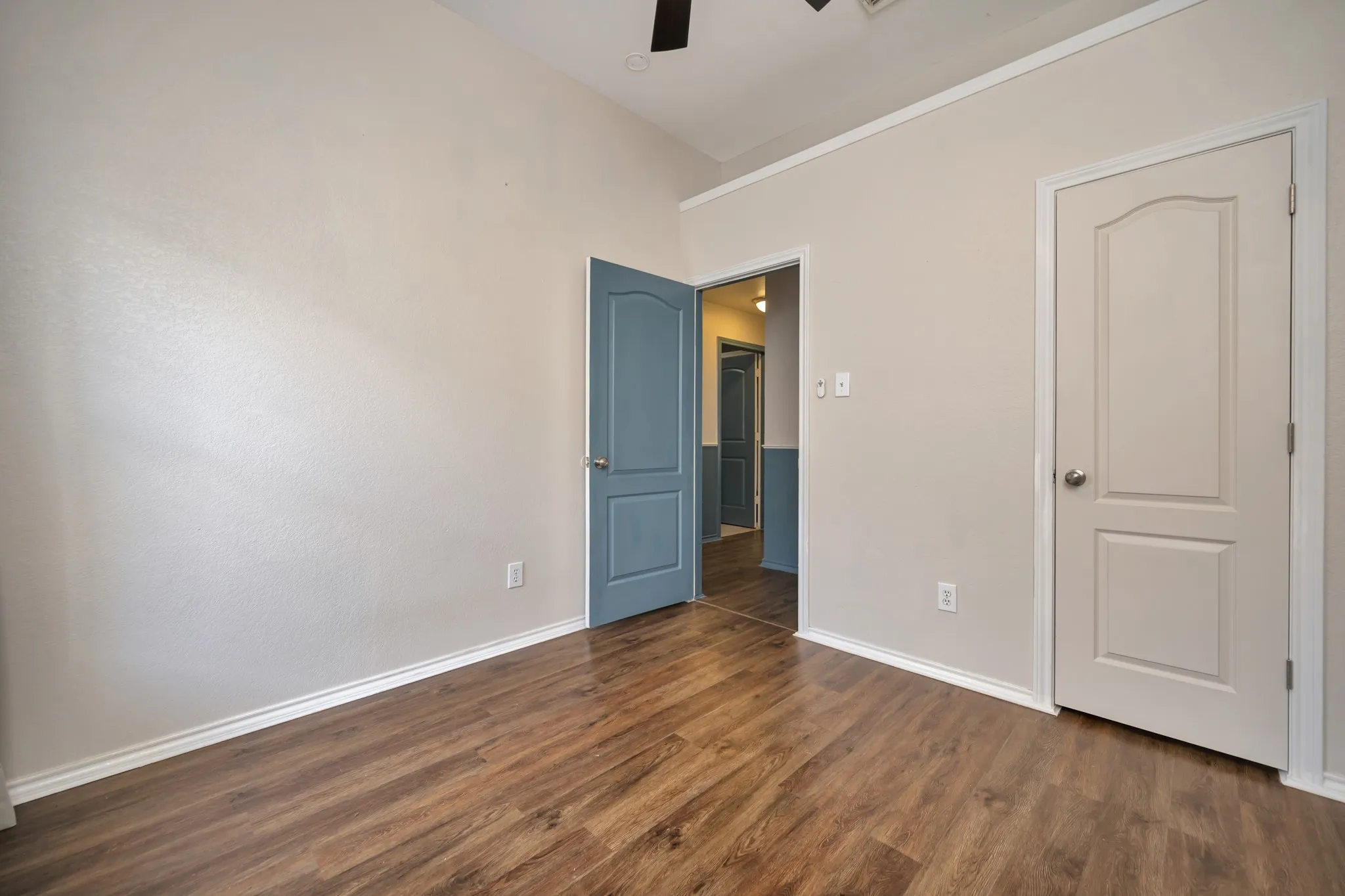 Single Family Residence For Sale in Tarrant County , 4220 Maryanne Place, Haltom City, Texas 76137, 3 Bedroom, 2 Bathroom, 2 Garage spaces, 1,714 Sqft, built in 1993, mls#21372171, Real Estate Agent in Haltom City, Homes For Sale in Tarrant county, Homes For Sale in Haltom City, Realtor in Haltom City Texas, Real Estate Brokerage Independent Realty Texas, Luminita Cordes Realtor