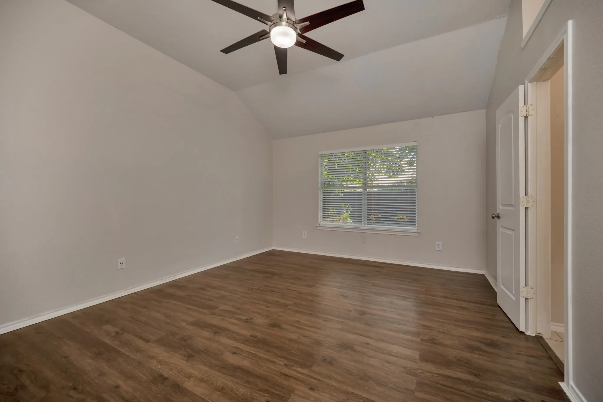 Single Family Residence For Sale in Tarrant County , 4220 Maryanne Place, Haltom City, Texas 76137, 3 Bedroom, 2 Bathroom, 2 Garage spaces, 1,714 Sqft, built in 1993, mls#21372171, Real Estate Agent in Haltom City, Homes For Sale in Tarrant county, Homes For Sale in Haltom City, Realtor in Haltom City Texas, Real Estate Brokerage Independent Realty Texas, Luminita Cordes Realtor