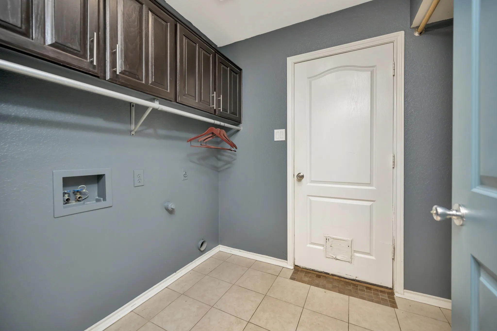 Single Family Residence For Sale in Tarrant County , 4220 Maryanne Place, Haltom City, Texas 76137, 3 Bedroom, 2 Bathroom, 2 Garage spaces, 1,714 Sqft, built in 1993, mls#21372171, Real Estate Agent in Haltom City, Homes For Sale in Tarrant county, Homes For Sale in Haltom City, Realtor in Haltom City Texas, Real Estate Brokerage Independent Realty Texas, Luminita Cordes Realtor