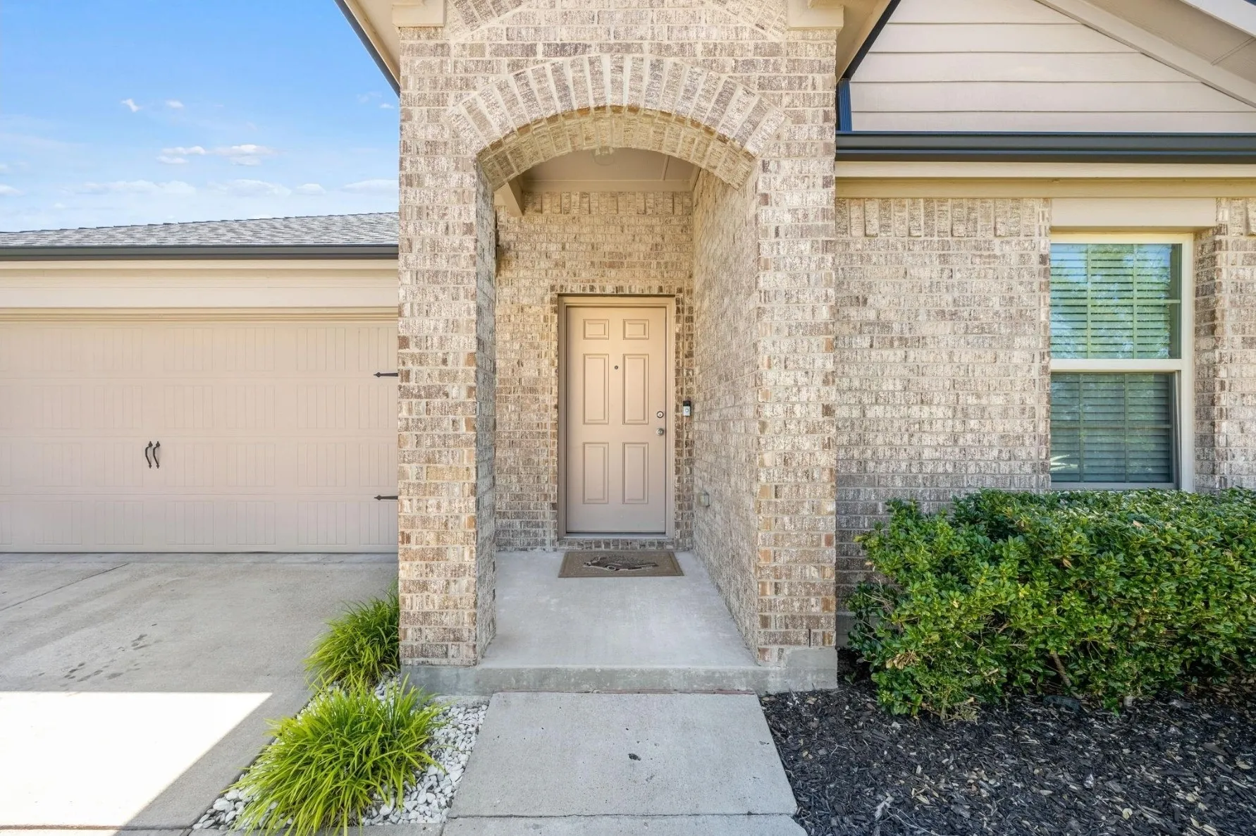 Single Family Residence For Rent in Collin County , 1400 Chrome Street, Princeton, Texas 75407, 4 Bedroom, 2 Bathroom, 2 Garage spaces, 1,891 Sqft, built in 2017, mls#21376183, Real Estate Agent in Princeton, Homes For Rent in Collin county, Homes For Rent in Princeton, Realtor in Princeton Texas, Real Estate Brokerage Independent Realty Texas, Luminita Cordes Realtor