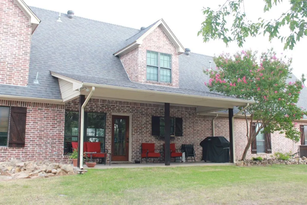 Single Family Residence For Sale in Wise County , 197 E Bay Drive, Bridgeport, Texas 76426, 4 Bedroom, 3 Bathroom, 2 Garage spaces, 2,443 Sqft, built in 2005, mls#21376144, Real Estate Agent in Bridgeport, Homes For Sale in Wise county, Homes For Sale in Bridgeport, Realtor in Bridgeport Texas, Real Estate Brokerage Independent Realty Texas, Luminita Cordes Realtor
