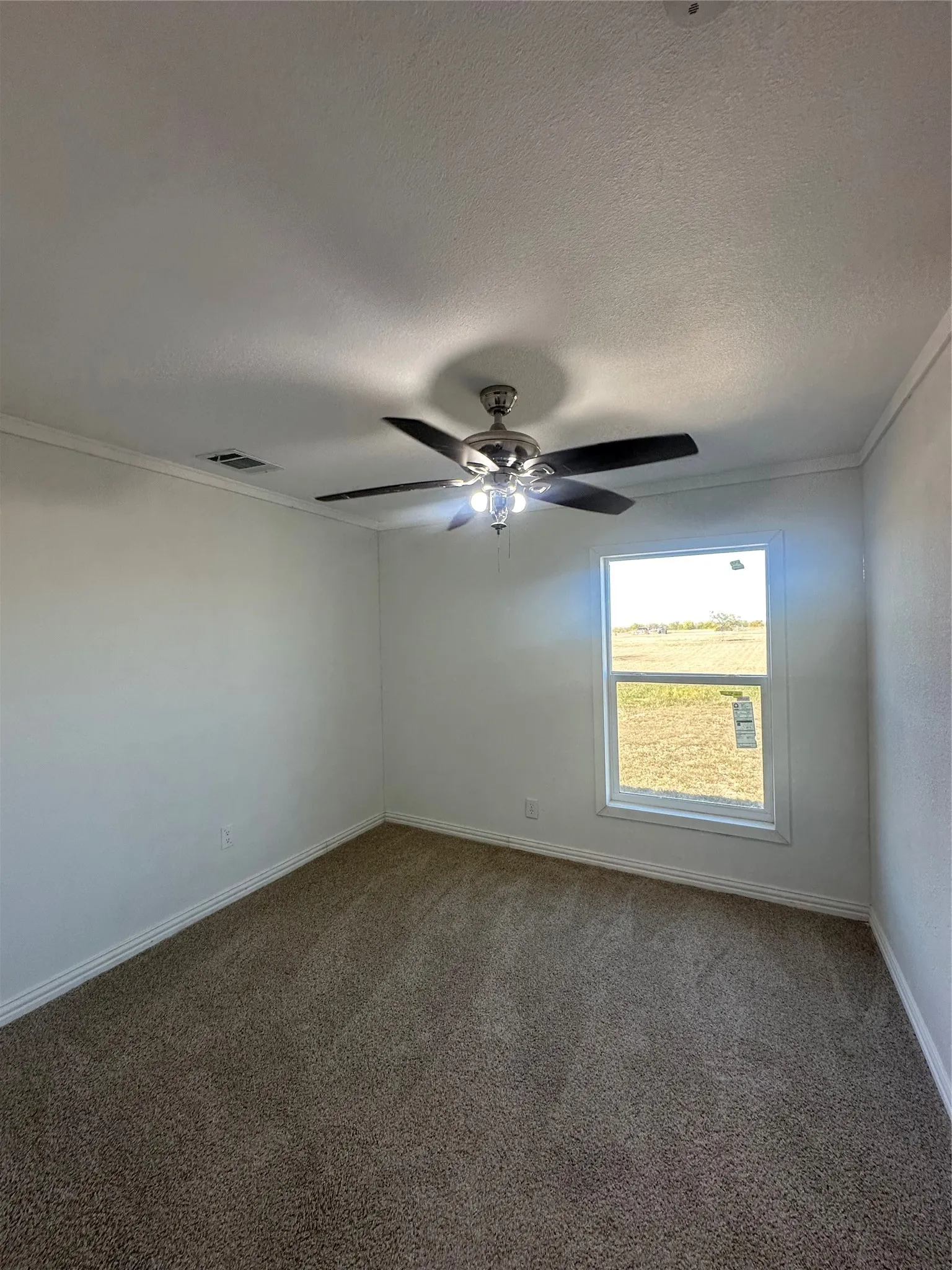 Mobile Home For Sale in Ellis County , 211 Alton Lane, Ennis, Texas 75119, 3 Bedroom, 2 Bathroom, Garage spaces, 1,064 Sqft, built in 1984, mls#21376197, Real Estate Agent in Ennis, Homes For Sale in Ellis county, Homes For Sale in Ennis, Realtor in Ennis Texas, Real Estate Brokerage Independent Realty Texas, Luminita Cordes Realtor
