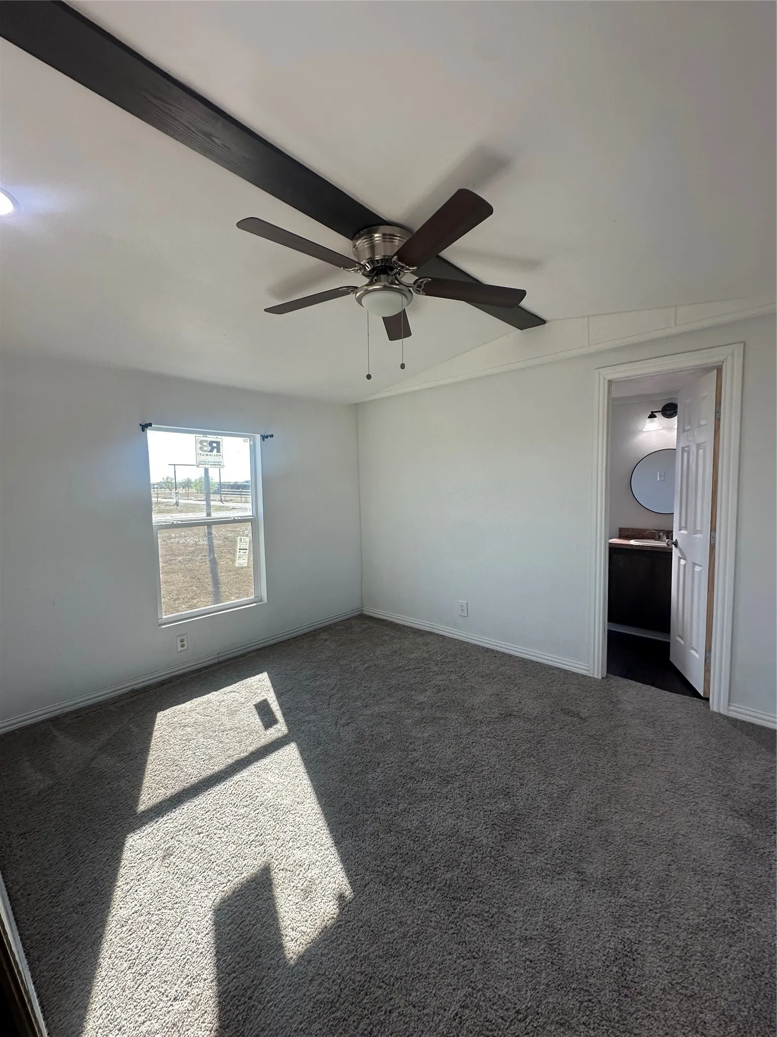 Mobile Home For Sale in Ellis County , 211 Alton Lane, Ennis, Texas 75119, 3 Bedroom, 2 Bathroom, Garage spaces, 1,064 Sqft, built in 1984, mls#21376197, Real Estate Agent in Ennis, Homes For Sale in Ellis county, Homes For Sale in Ennis, Realtor in Ennis Texas, Real Estate Brokerage Independent Realty Texas, Luminita Cordes Realtor