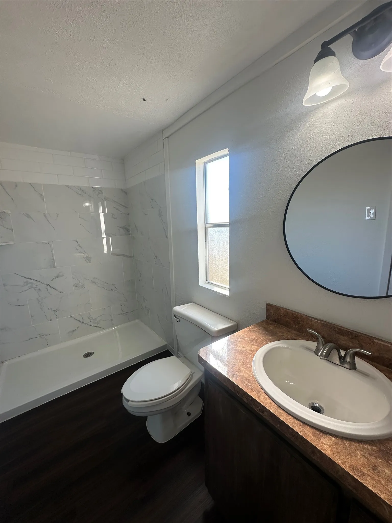 Mobile Home For Sale in Ellis County , 211 Alton Lane, Ennis, Texas 75119, 3 Bedroom, 2 Bathroom, Garage spaces, 1,064 Sqft, built in 1984, mls#21376197, Real Estate Agent in Ennis, Homes For Sale in Ellis county, Homes For Sale in Ennis, Realtor in Ennis Texas, Real Estate Brokerage Independent Realty Texas, Luminita Cordes Realtor