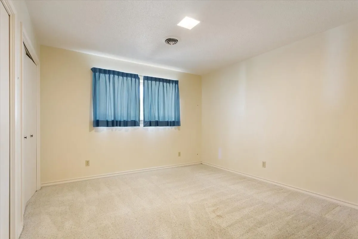 Single Family Residence For Sale in Mc Lennan County , 4801 Lake Englewood Drive, Waco, Texas 76710, 4 Bedroom, 2 Bathroom, 2 Garage spaces, 2,168 Sqft, built in 1969, mls#21375975, Real Estate Agent in Waco, Homes For Sale in Mc Lennan county, Homes For Sale in Waco, Realtor in Waco Texas, Real Estate Brokerage Independent Realty Texas, Luminita Cordes Realtor