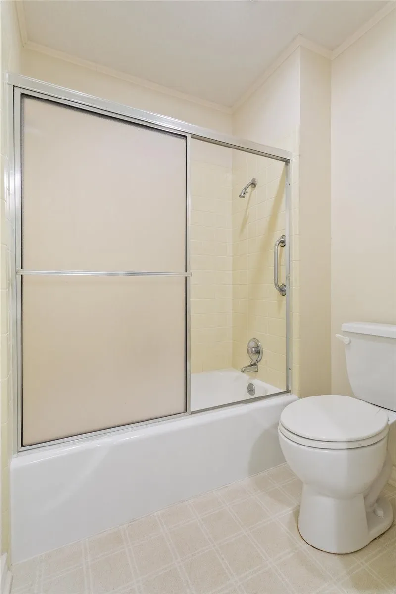 Single Family Residence For Sale in Mc Lennan County , 4801 Lake Englewood Drive, Waco, Texas 76710, 4 Bedroom, 2 Bathroom, 2 Garage spaces, 2,168 Sqft, built in 1969, mls#21375975, Real Estate Agent in Waco, Homes For Sale in Mc Lennan county, Homes For Sale in Waco, Realtor in Waco Texas, Real Estate Brokerage Independent Realty Texas, Luminita Cordes Realtor