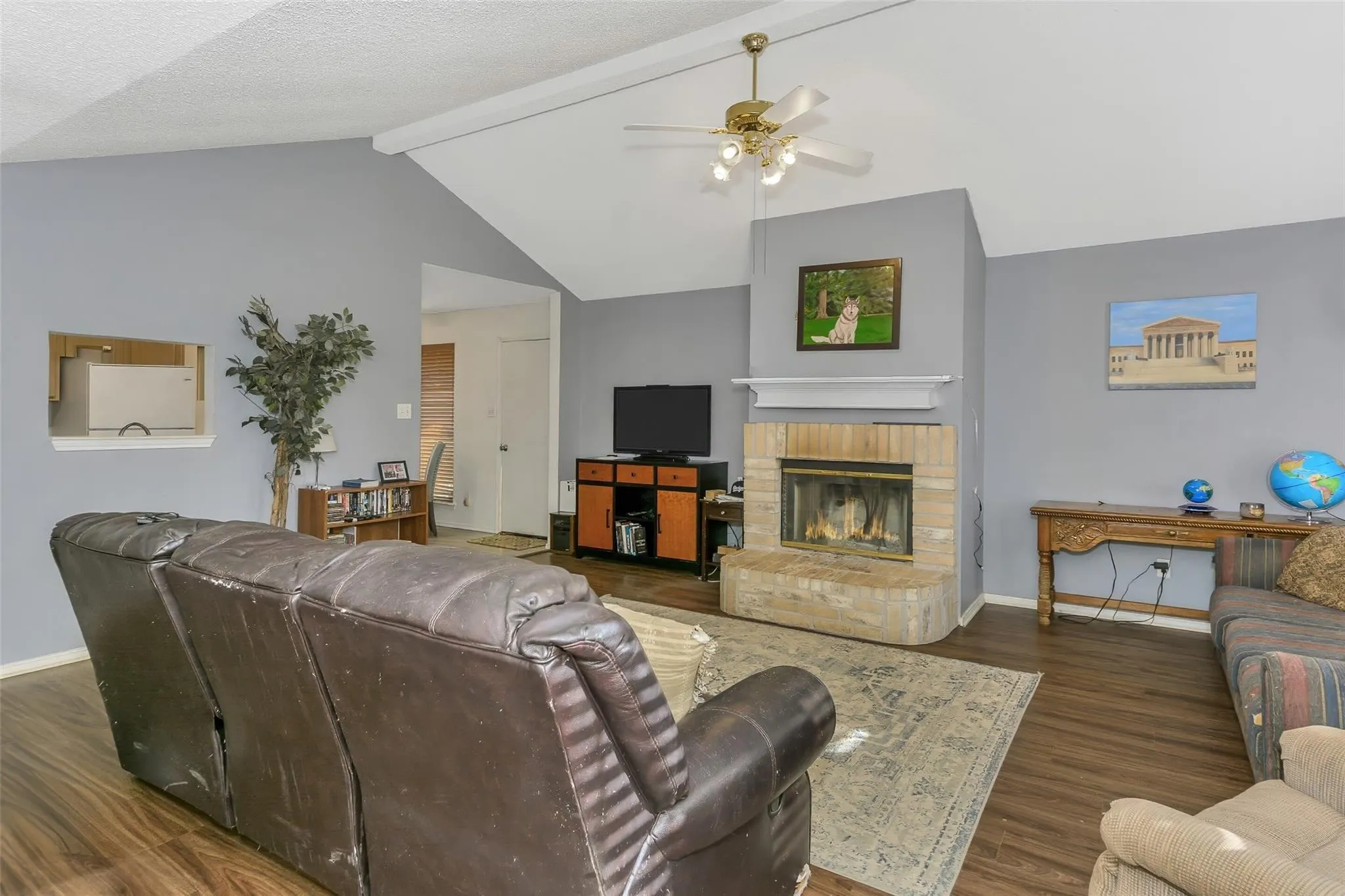 Single Family Residence For Sale in Parker County , 202 Lancelot Drive, Weatherford, Texas 76086, 3 Bedroom, 2 Bathroom, 2 Garage spaces, 1,336 Sqft, built in 1998, mls#21374813, Real Estate Agent in Weatherford, Homes For Sale in Parker county, Homes For Sale in Weatherford, Realtor in Weatherford Texas, Real Estate Brokerage Independent Realty Texas, Luminita Cordes Realtor