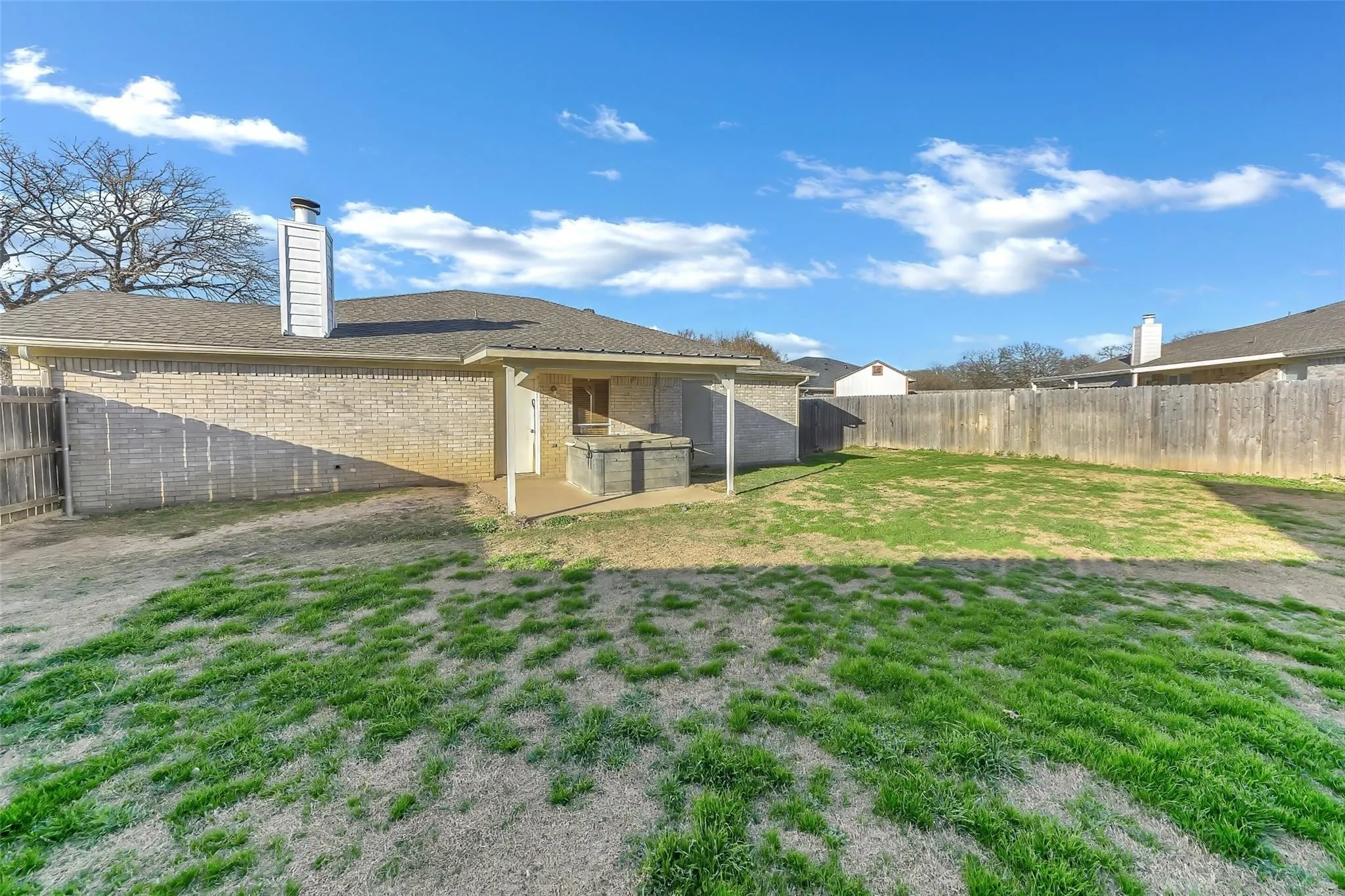 Single Family Residence For Sale in Parker County , 202 Lancelot Drive, Weatherford, Texas 76086, 3 Bedroom, 2 Bathroom, 2 Garage spaces, 1,336 Sqft, built in 1998, mls#21374813, Real Estate Agent in Weatherford, Homes For Sale in Parker county, Homes For Sale in Weatherford, Realtor in Weatherford Texas, Real Estate Brokerage Independent Realty Texas, Luminita Cordes Realtor