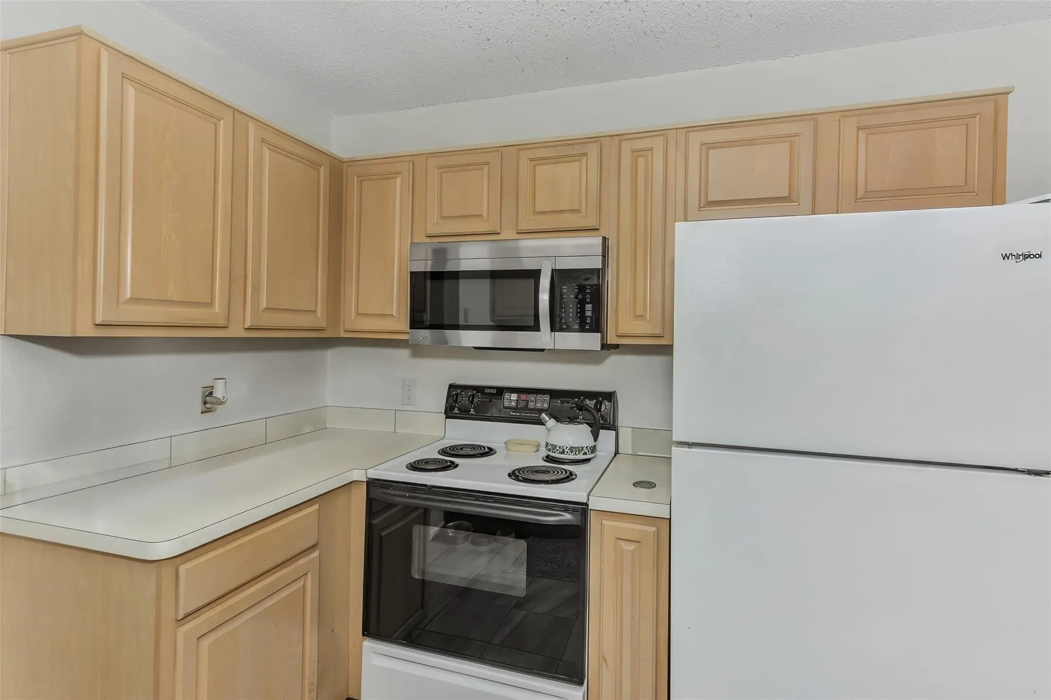 Single Family Residence For Sale in Parker County , 202 Lancelot Drive, Weatherford, Texas 76086, 3 Bedroom, 2 Bathroom, 2 Garage spaces, 1,336 Sqft, built in 1998, mls#21374813, Real Estate Agent in Weatherford, Homes For Sale in Parker county, Homes For Sale in Weatherford, Realtor in Weatherford Texas, Real Estate Brokerage Independent Realty Texas, Luminita Cordes Realtor