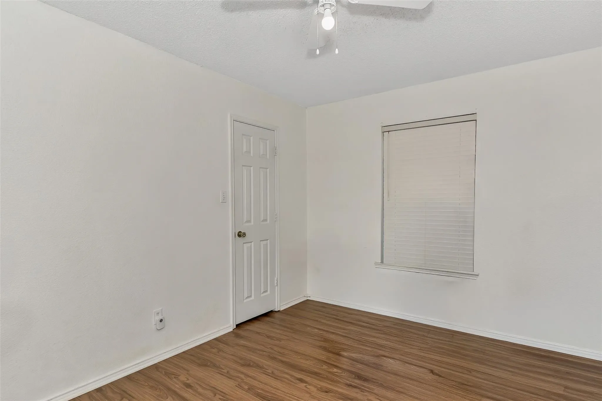 Single Family Residence For Sale in Parker County , 202 Lancelot Drive, Weatherford, Texas 76086, 3 Bedroom, 2 Bathroom, 2 Garage spaces, 1,336 Sqft, built in 1998, mls#21374813, Real Estate Agent in Weatherford, Homes For Sale in Parker county, Homes For Sale in Weatherford, Realtor in Weatherford Texas, Real Estate Brokerage Independent Realty Texas, Luminita Cordes Realtor