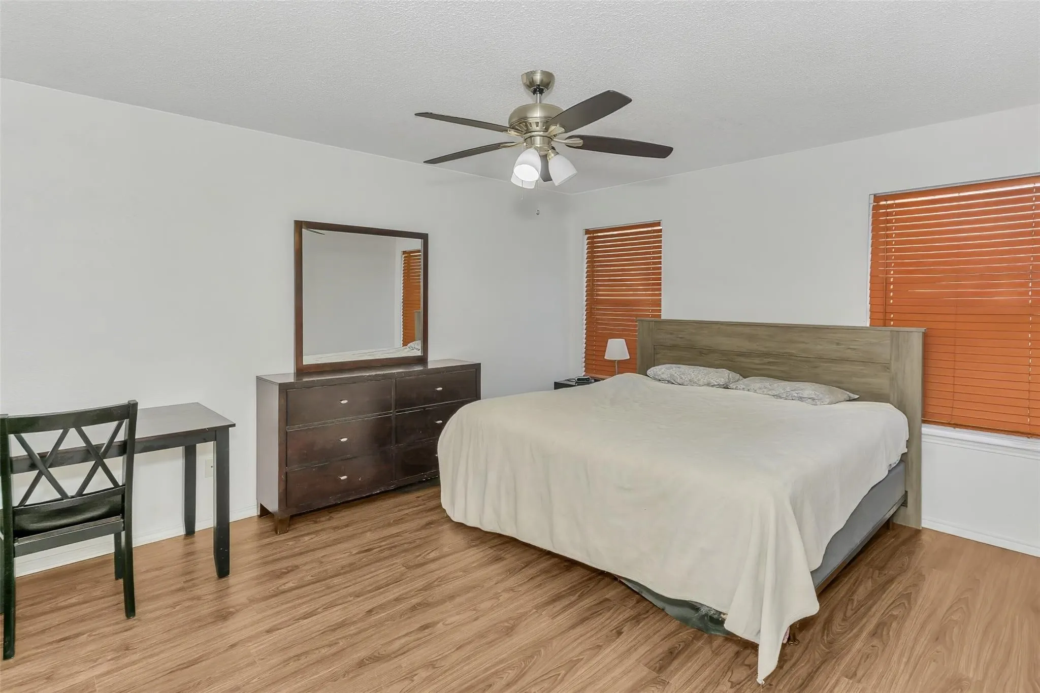 Single Family Residence For Sale in Parker County , 202 Lancelot Drive, Weatherford, Texas 76086, 3 Bedroom, 2 Bathroom, 2 Garage spaces, 1,336 Sqft, built in 1998, mls#21374813, Real Estate Agent in Weatherford, Homes For Sale in Parker county, Homes For Sale in Weatherford, Realtor in Weatherford Texas, Real Estate Brokerage Independent Realty Texas, Luminita Cordes Realtor