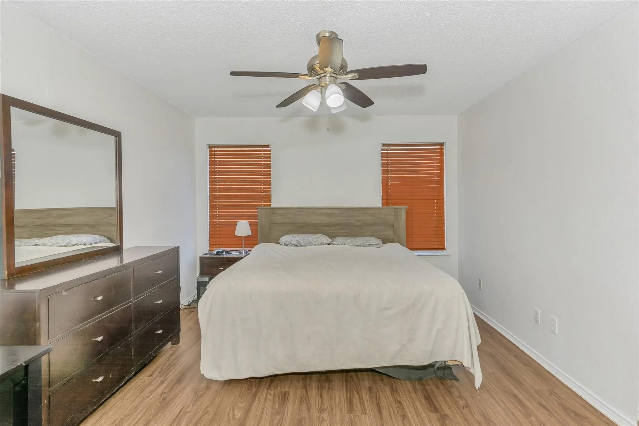 Single Family Residence For Sale in Parker County , 202 Lancelot Drive, Weatherford, Texas 76086, 3 Bedroom, 2 Bathroom, 2 Garage spaces, 1,336 Sqft, built in 1998, mls#21374813, Real Estate Agent in Weatherford, Homes For Sale in Parker county, Homes For Sale in Weatherford, Realtor in Weatherford Texas, Real Estate Brokerage Independent Realty Texas, Luminita Cordes Realtor