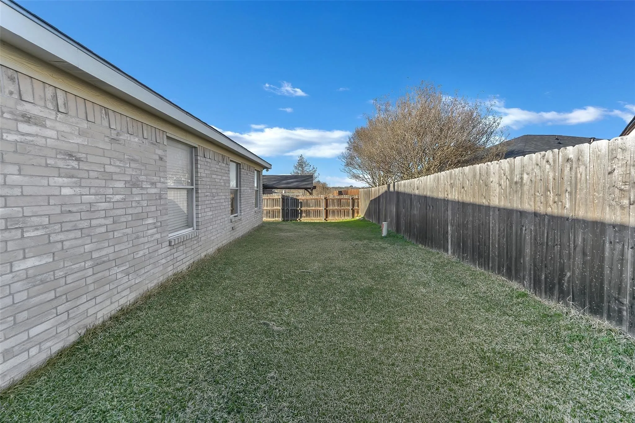 Single Family Residence For Sale in Parker County , 202 Lancelot Drive, Weatherford, Texas 76086, 3 Bedroom, 2 Bathroom, 2 Garage spaces, 1,336 Sqft, built in 1998, mls#21374813, Real Estate Agent in Weatherford, Homes For Sale in Parker county, Homes For Sale in Weatherford, Realtor in Weatherford Texas, Real Estate Brokerage Independent Realty Texas, Luminita Cordes Realtor