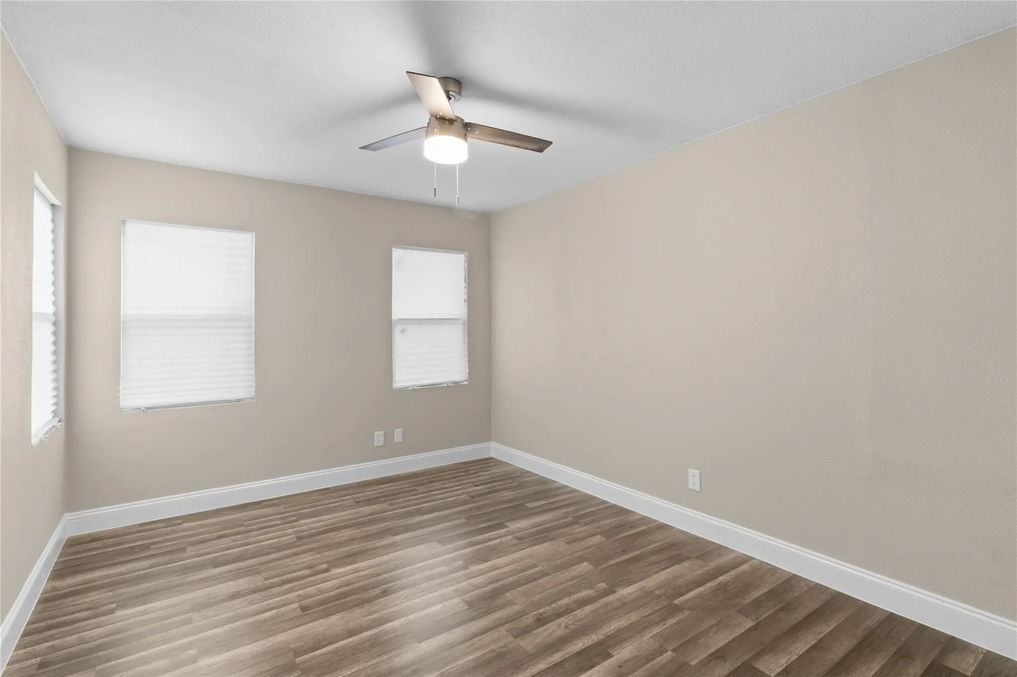 Single Family Residence For Sale in Tarrant County , 2907 Clinton Avenue, Fort Worth, Texas 76106, 3 Bedroom, 2 Bathroom, Garage spaces, 1,199 Sqft, built in 1956, mls#21376201, Real Estate Agent in Fort Worth, Homes For Sale in Tarrant county, Homes For Sale in Fort Worth, Realtor in Fort Worth Texas, Real Estate Brokerage Independent Realty Texas, Luminita Cordes Realtor