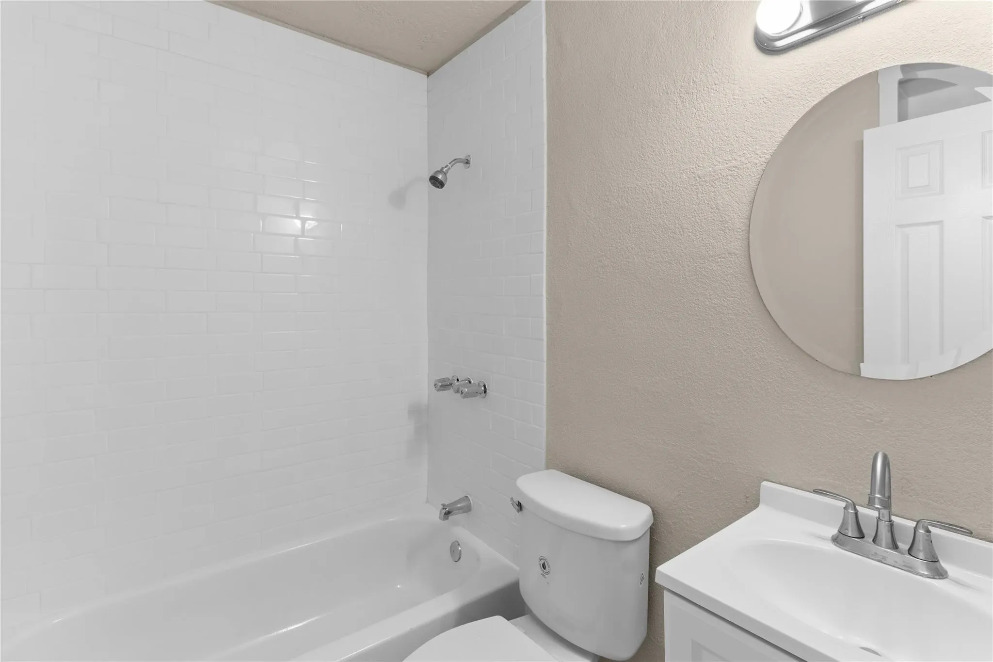 Single Family Residence For Sale in Tarrant County , 2907 Clinton Avenue, Fort Worth, Texas 76106, 3 Bedroom, 2 Bathroom, Garage spaces, 1,199 Sqft, built in 1956, mls#21376201, Real Estate Agent in Fort Worth, Homes For Sale in Tarrant county, Homes For Sale in Fort Worth, Realtor in Fort Worth Texas, Real Estate Brokerage Independent Realty Texas, Luminita Cordes Realtor