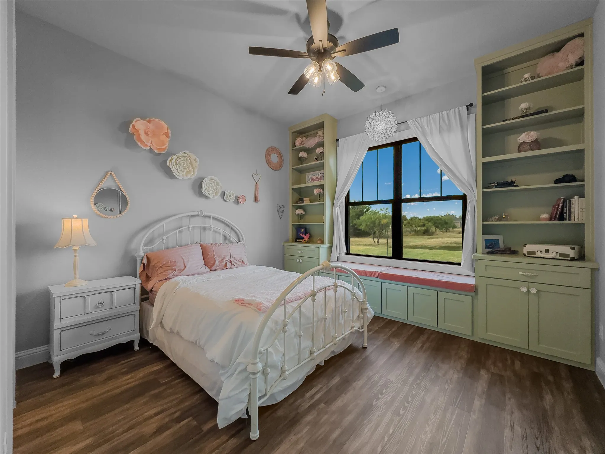 Single Family Residence For Sale in Hunt County , 6232 Purple English Oak Court, Royse City, Texas 75189, 4 Bedroom, 3 Bathroom, 2 Garage spaces, 2,716 Sqft, built in 2022, mls#21371202, Real Estate Agent in Royse City, Homes For Sale in Hunt county, Homes For Sale in Royse City, Realtor in Royse City Texas, Real Estate Brokerage Independent Realty Texas, Luminita Cordes Realtor