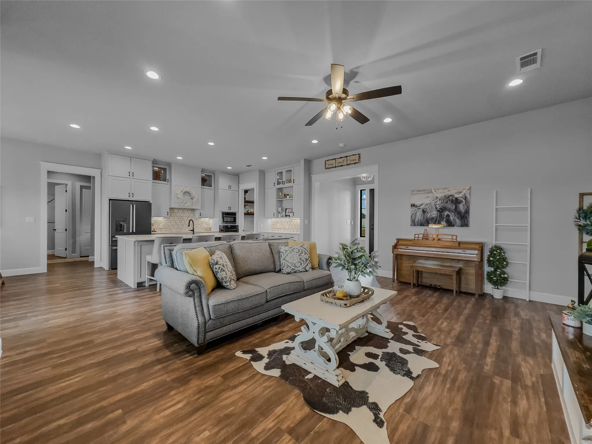Single Family Residence For Sale in Hunt County , 6232 Purple English Oak Court, Royse City, Texas 75189, 4 Bedroom, 3 Bathroom, 2 Garage spaces, 2,716 Sqft, built in 2022, mls#21371202, Real Estate Agent in Royse City, Homes For Sale in Hunt county, Homes For Sale in Royse City, Realtor in Royse City Texas, Real Estate Brokerage Independent Realty Texas, Luminita Cordes Realtor