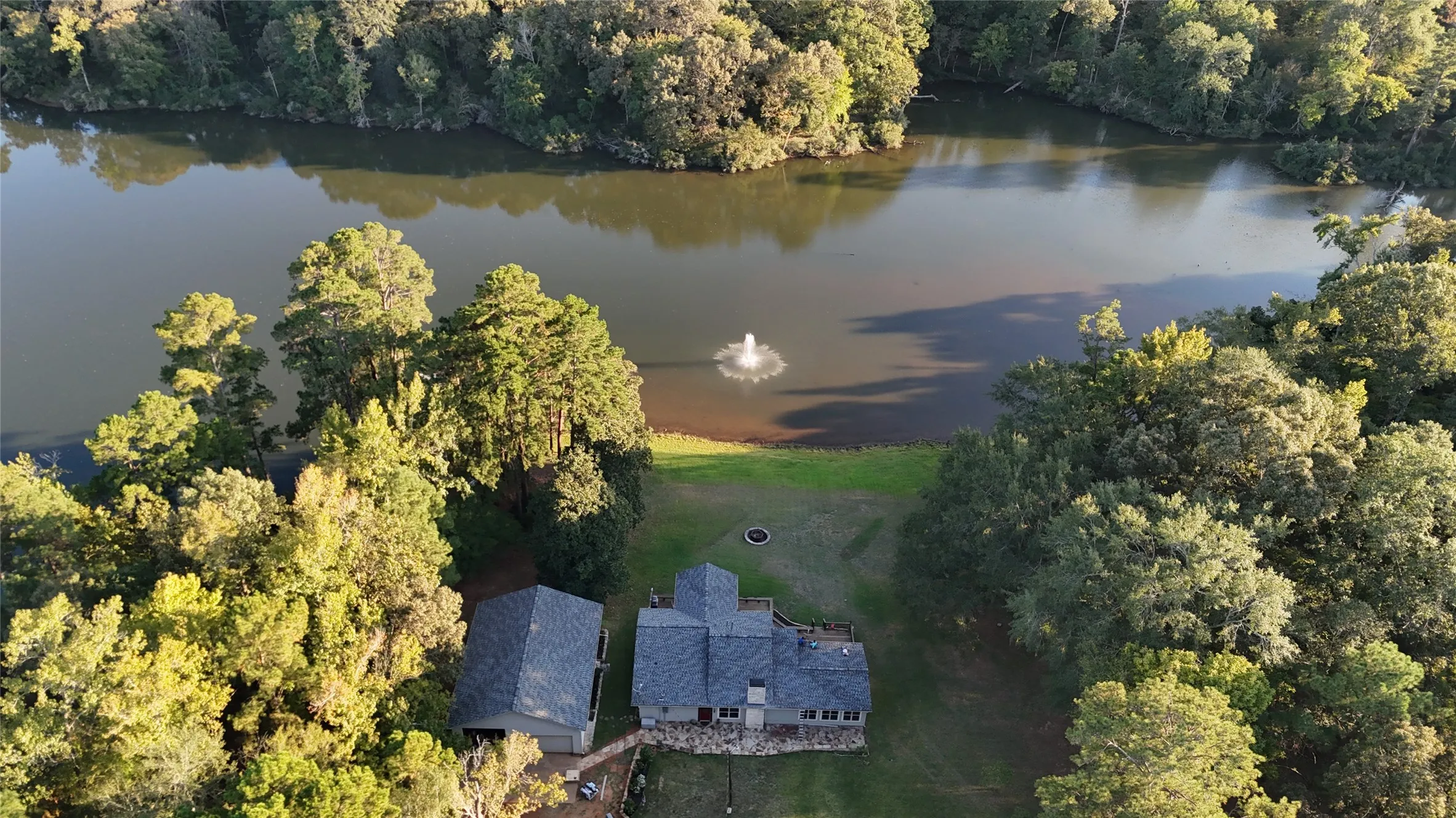 Single Family Residence For Sale in Anderson County , 649 An County Road 1215, Grapeland, Texas 75844, 3 Bedroom, 3 Bathroom, 3 Garage spaces, 2,534 Sqft, built in 1956, mls#21376158, Real Estate Agent in Grapeland, Homes For Sale in Anderson county, Homes For Sale in Grapeland, Realtor in Grapeland Texas, Real Estate Brokerage Independent Realty Texas, Luminita Cordes Realtor