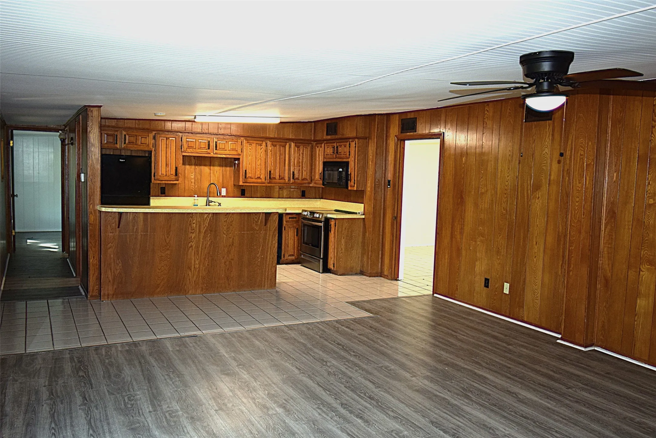 Single Family Residence For Rent in Kaufman County , 2222 CR-134, Kaufman, Texas 75142, 3 Bedroom, 3 Bathroom, 2 Garage spaces, 1,496 Sqft, built in 1970, mls#21376193, Real Estate Agent in Kaufman, Homes For Rent in Kaufman county, Homes For Rent in Kaufman, Realtor in Kaufman Texas, Real Estate Brokerage Independent Realty Texas, Luminita Cordes Realtor