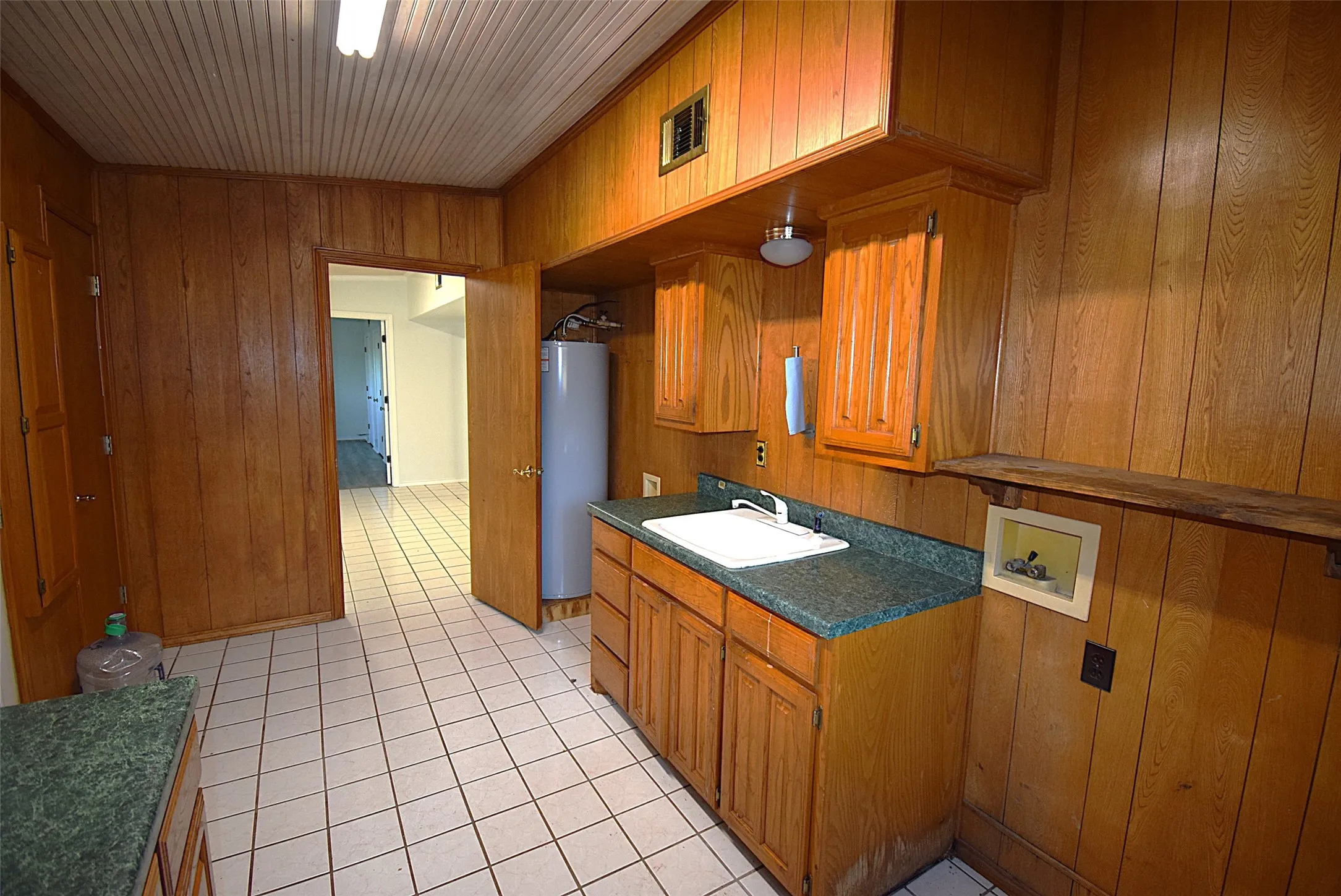 Single Family Residence For Rent in Kaufman County , 2222 CR-134, Kaufman, Texas 75142, 3 Bedroom, 3 Bathroom, 2 Garage spaces, 1,496 Sqft, built in 1970, mls#21376193, Real Estate Agent in Kaufman, Homes For Rent in Kaufman county, Homes For Rent in Kaufman, Realtor in Kaufman Texas, Real Estate Brokerage Independent Realty Texas, Luminita Cordes Realtor