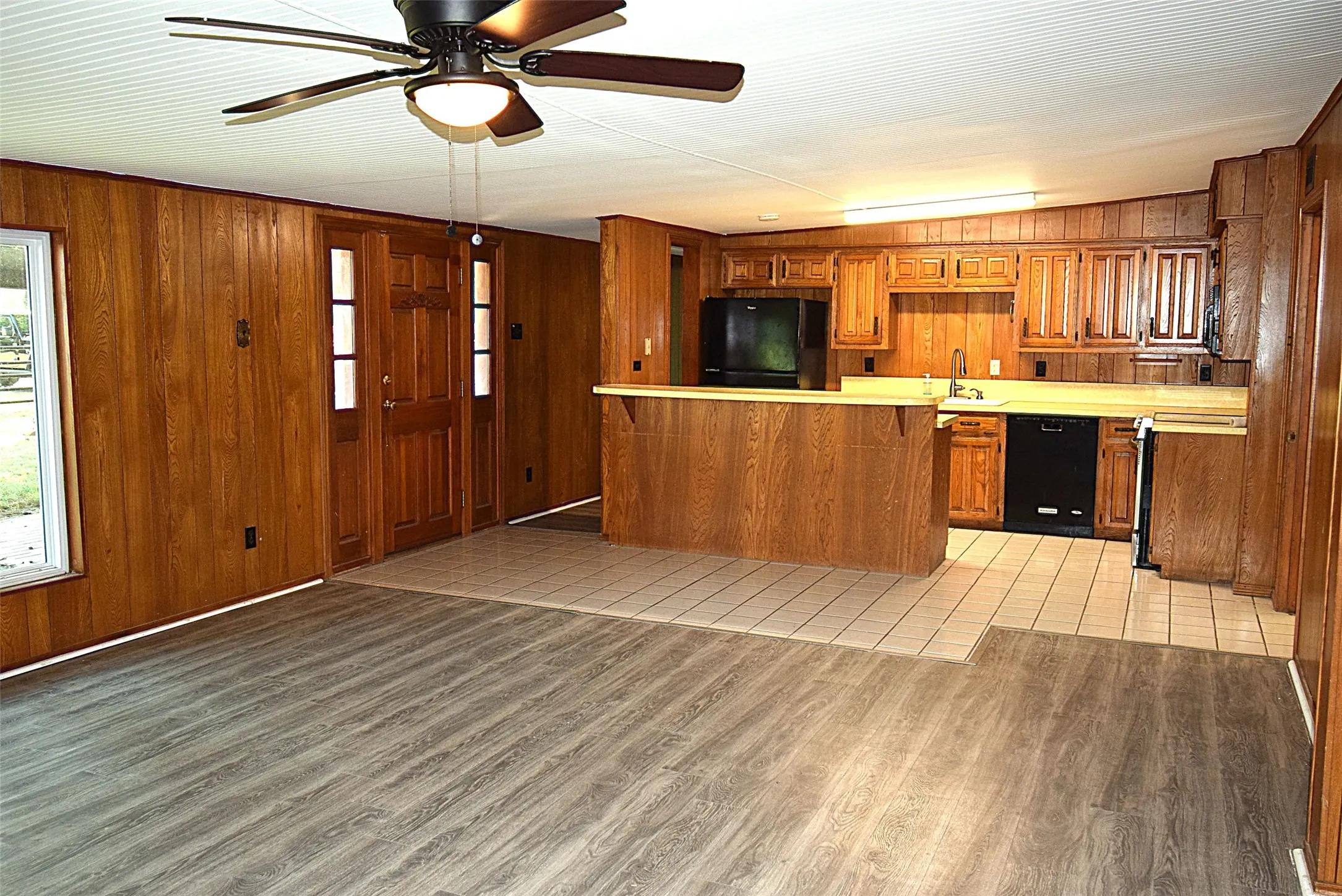 Single Family Residence For Rent in Kaufman County , 2222 CR-134, Kaufman, Texas 75142, 3 Bedroom, 3 Bathroom, 2 Garage spaces, 1,496 Sqft, built in 1970, mls#21376193, Real Estate Agent in Kaufman, Homes For Rent in Kaufman county, Homes For Rent in Kaufman, Realtor in Kaufman Texas, Real Estate Brokerage Independent Realty Texas, Luminita Cordes Realtor