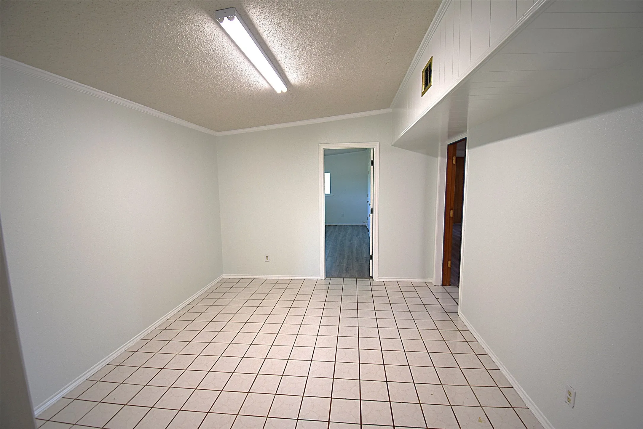 Single Family Residence For Rent in Kaufman County , 2222 CR-134, Kaufman, Texas 75142, 3 Bedroom, 3 Bathroom, 2 Garage spaces, 1,496 Sqft, built in 1970, mls#21376193, Real Estate Agent in Kaufman, Homes For Rent in Kaufman county, Homes For Rent in Kaufman, Realtor in Kaufman Texas, Real Estate Brokerage Independent Realty Texas, Luminita Cordes Realtor